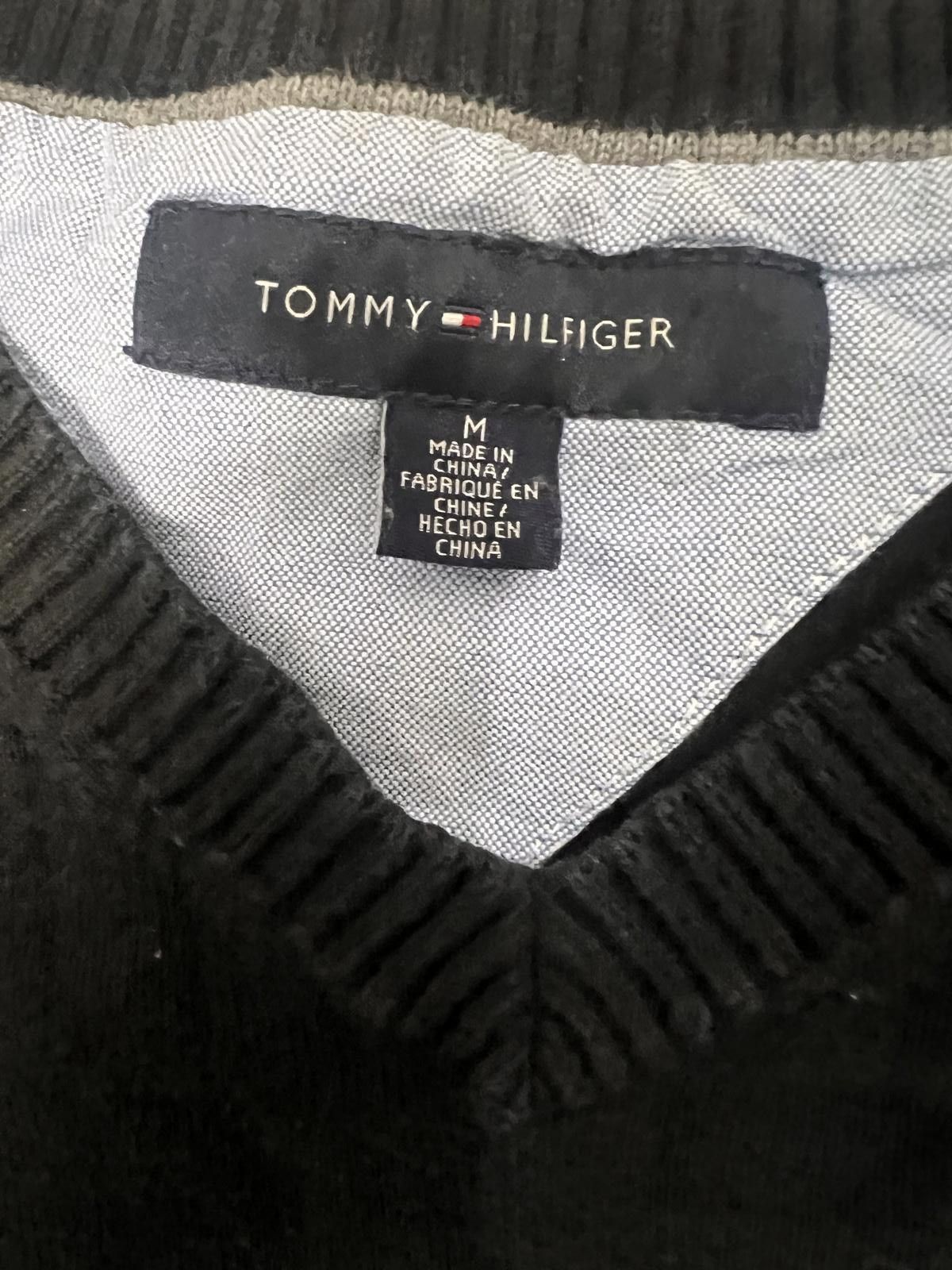 Tommy Hilfiger Tommy Hilfiger Vintage V‑Neck Sweater – Size M (UK 10–12) Size US M / EU 48-50 / 2 - 5 Thumbnail