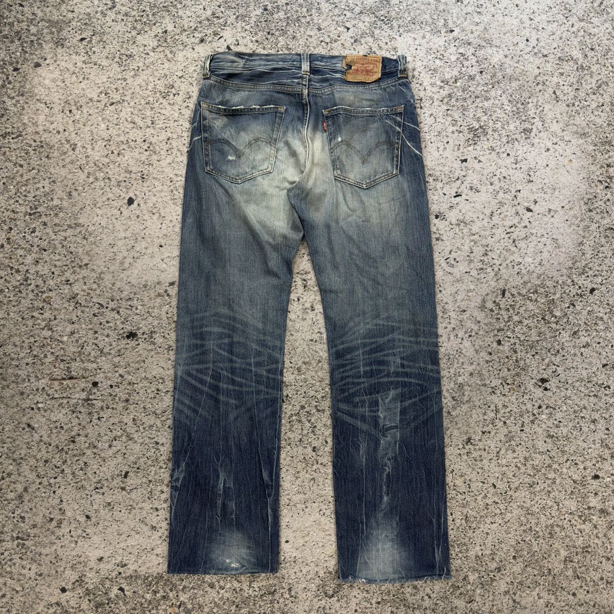 Vintage Levi's 501 Thrashed Sun Faded Distressed Jeans ERD Grunge Size US 34 / EU 50 - 2 Thumbnail