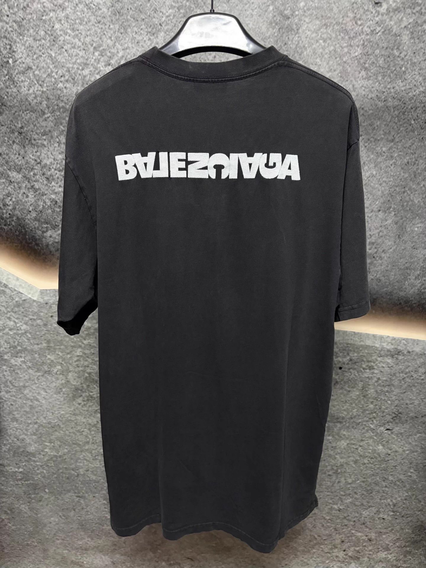 Balenciaga Balenciaga short-sleeve tee 3 Black UNIFIT Size US L / EU 52-54 / 3 - 2 Thumbnail