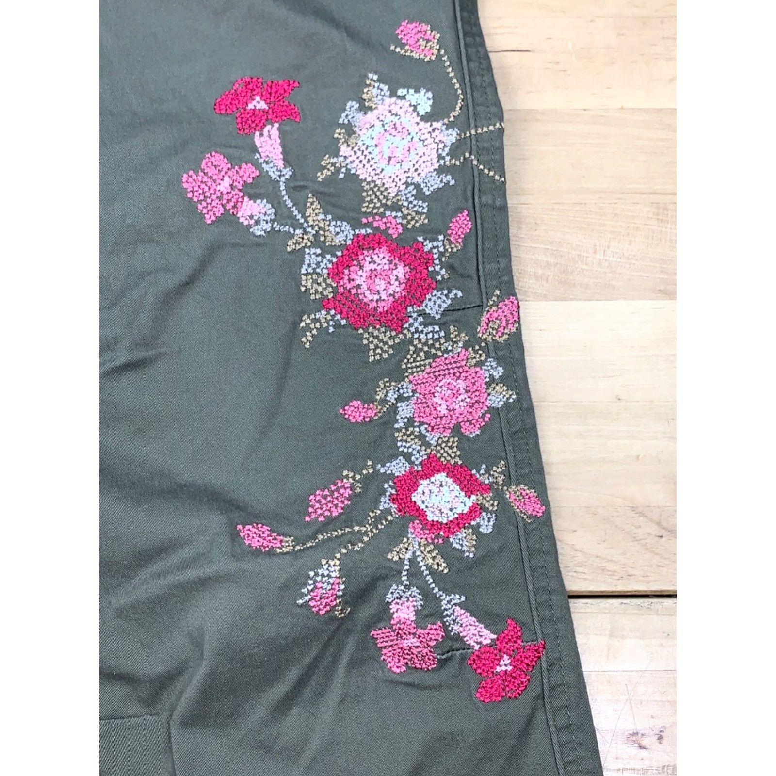 Vintage Venezia Womens Pants Size 8 Green Floral Embroidered Capri #5009 Size 30" / US 8 / IT 44 - 7 Thumbnail