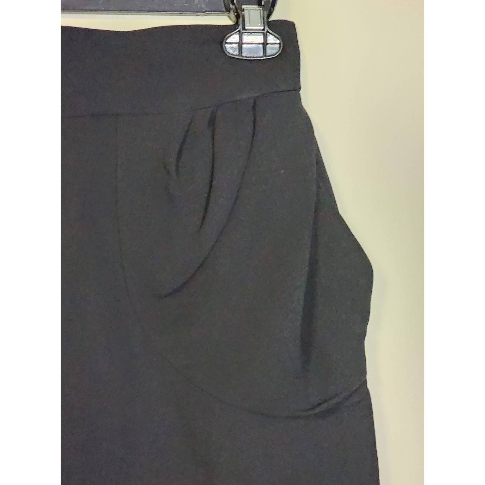 Louis Vuitton Louis Vuitton Black 100% silk Skirt with logo LV Zipper Sz38 Size 28" / US 6 / IT 42 - 5 Thumbnail