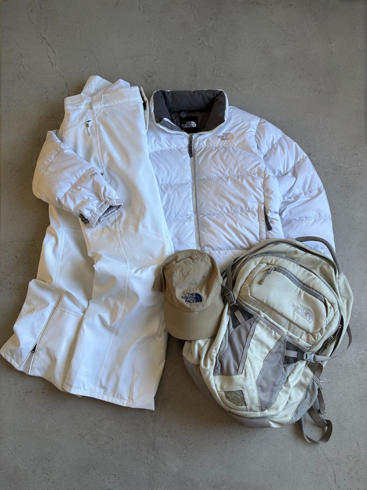 THE NORTH FACE NUPTSE 700 PUFFER JACKET