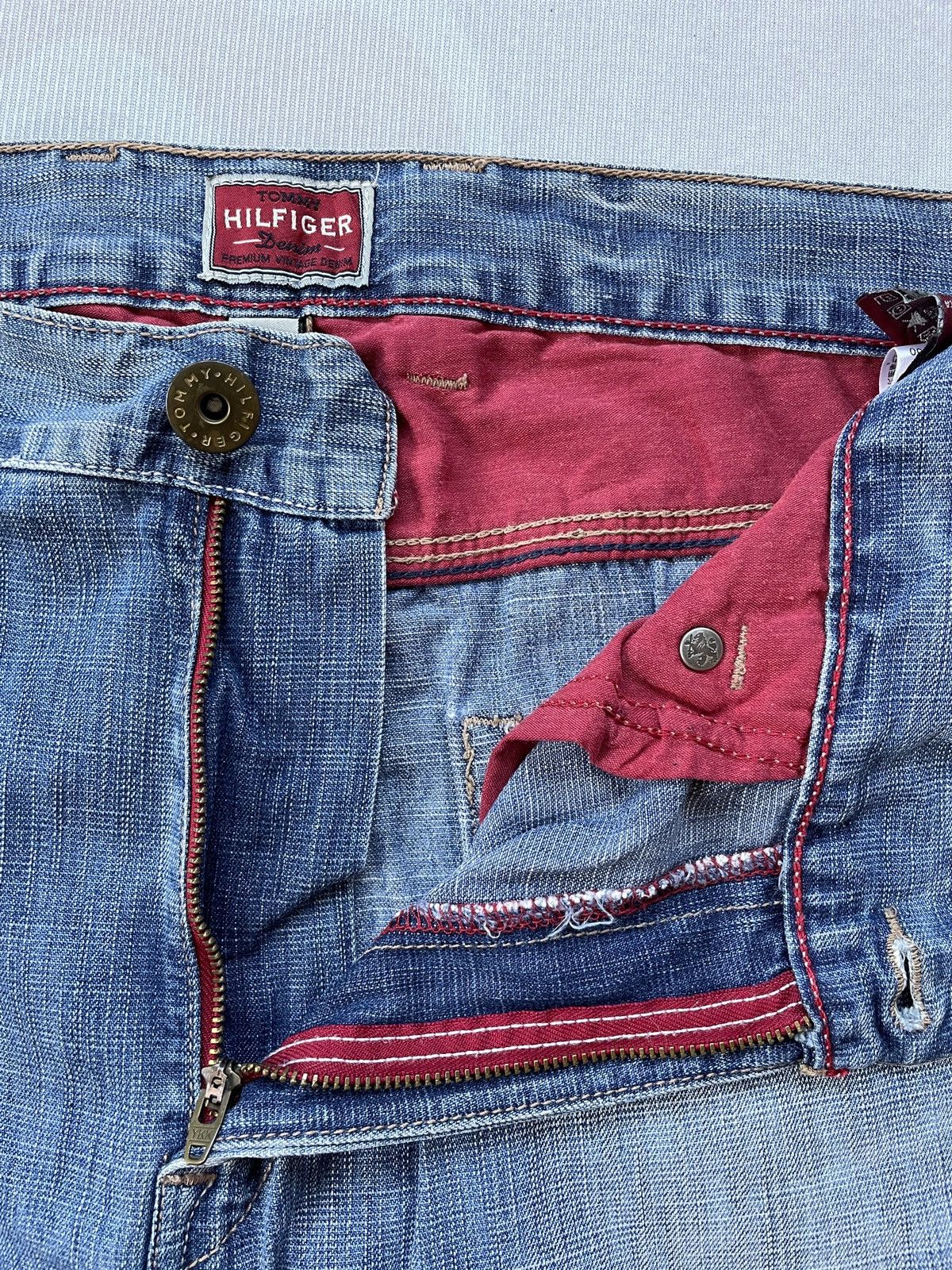 Tommy Hilfiger Tommy Hilfiger Relaxed Jeans (LG124) Size US 35 - 6 Thumbnail