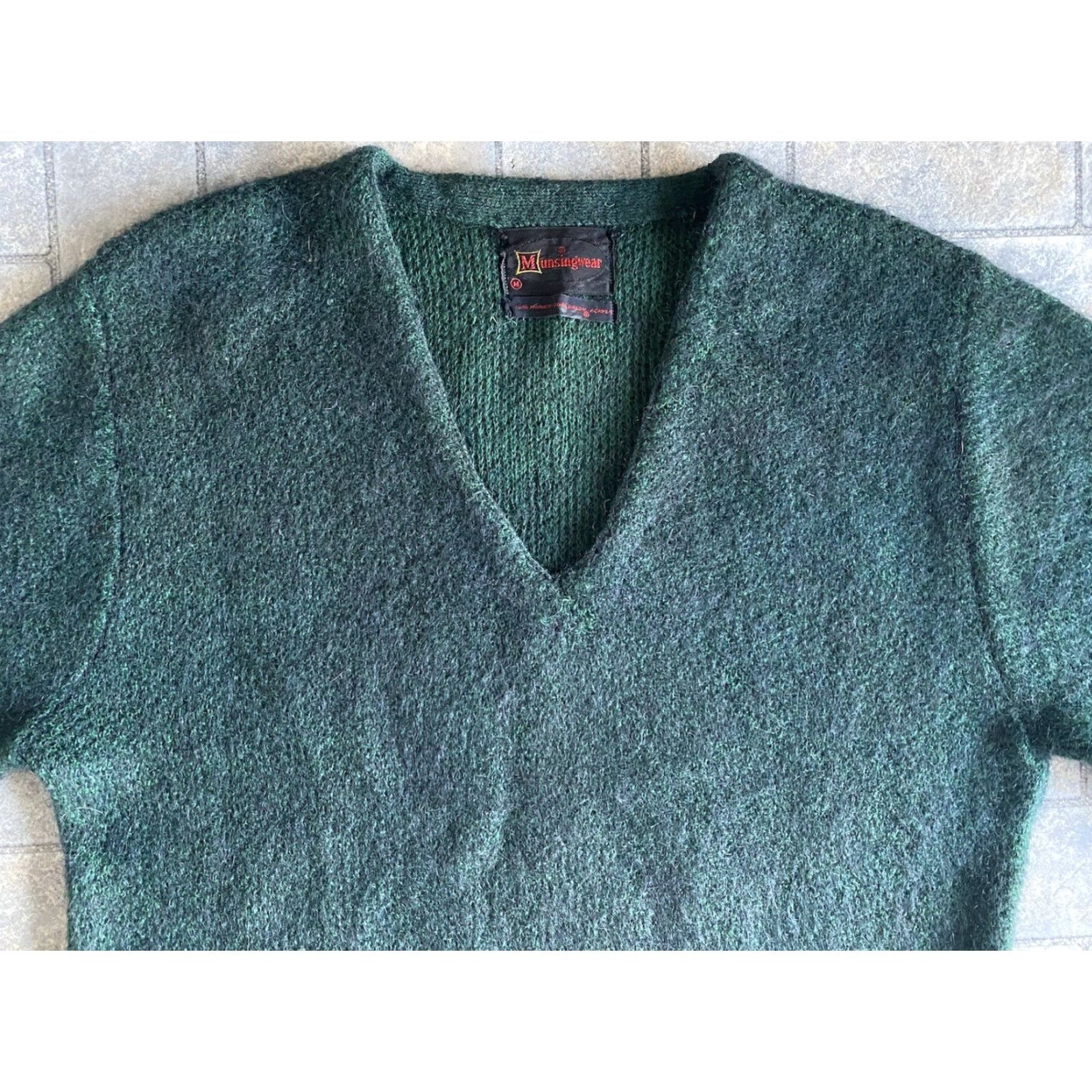 Vintage VTG Munsingwear Mohair Orlon Acrylic Pullover V Neck Sweater Adult Medium Green Mens Size US M / EU 48-50 / 2 - 4 Thumbnail