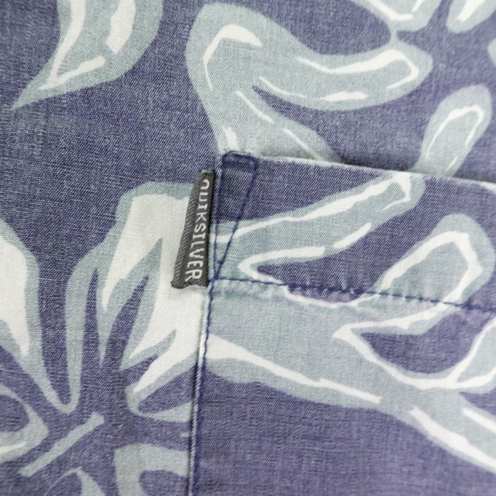 Quiksilver VINTAGE Quiksilver Shirt Mens Medium Blue Hawaiian Floral Button-Up Short Sleeve Beach Surfwear 90s Mens Size US M / EU 48-50 / 2 - 4 Thumbnail