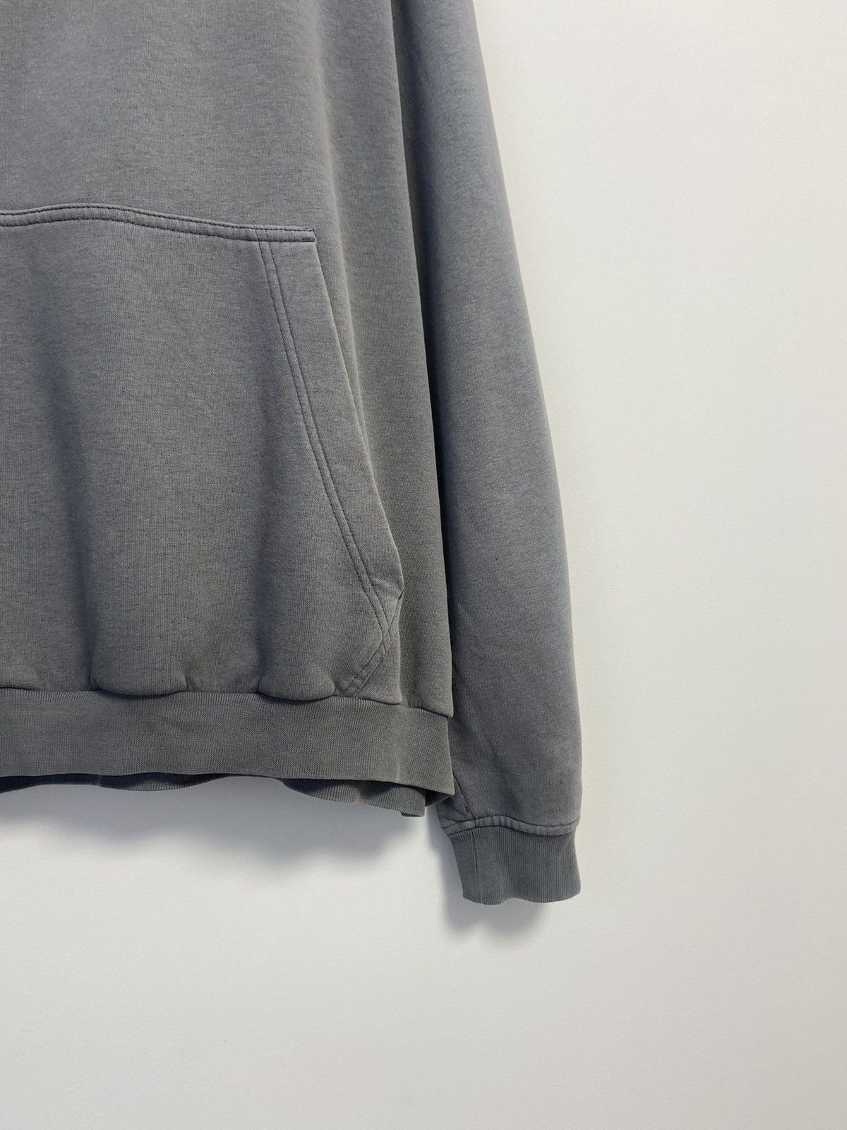 Vintage Vintage Nike hoodie big logo distressed size XL Size US XL / EU 56 / 4 - 3 Thumbnail