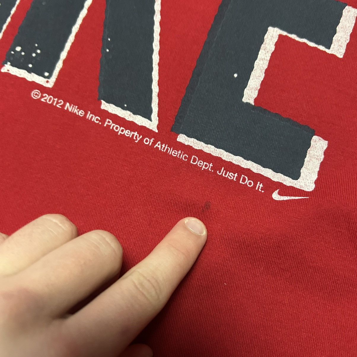 Nike Vintage Nike 2012 Big Logo Streetwear red y2k tee size L Size US L / EU 52-54 / 3 - 7 Thumbnail
