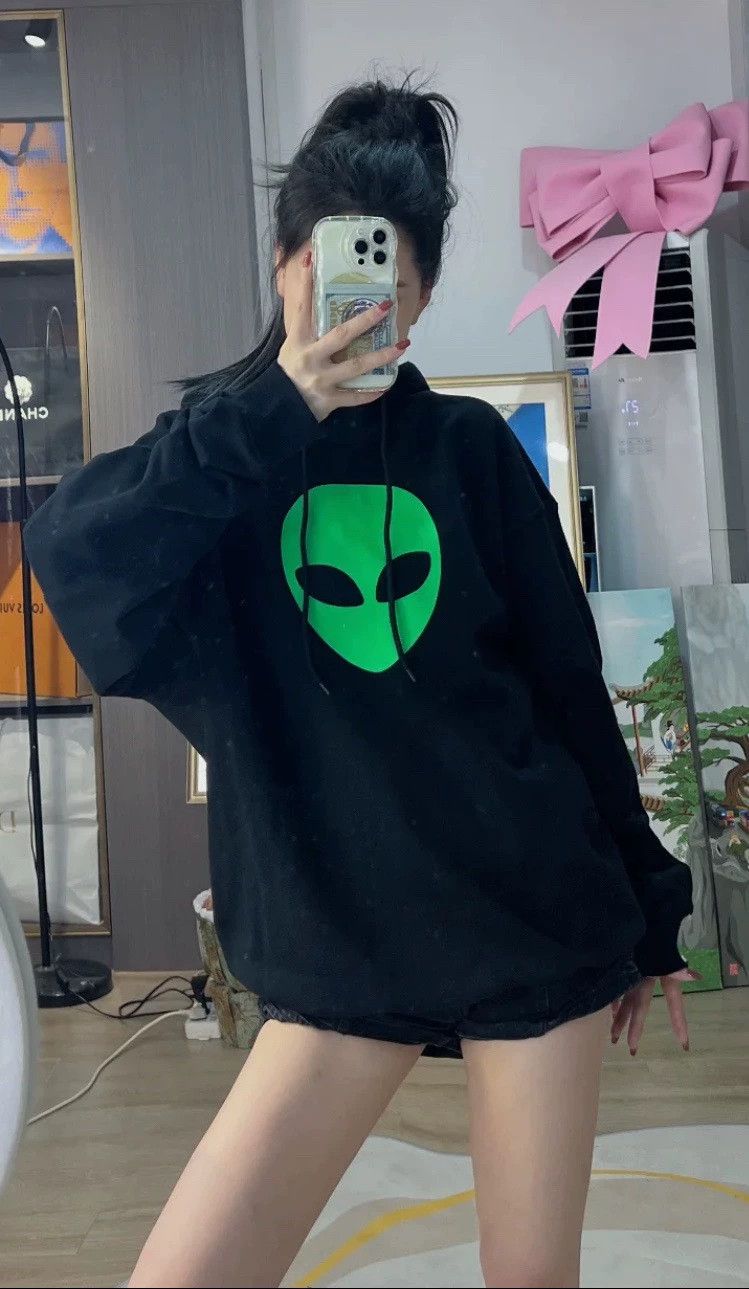 Balenciaga Balenciaga Alien Head Hoodie 2501-Nextarrow Size US XXS / EU 40 - 6 Thumbnail