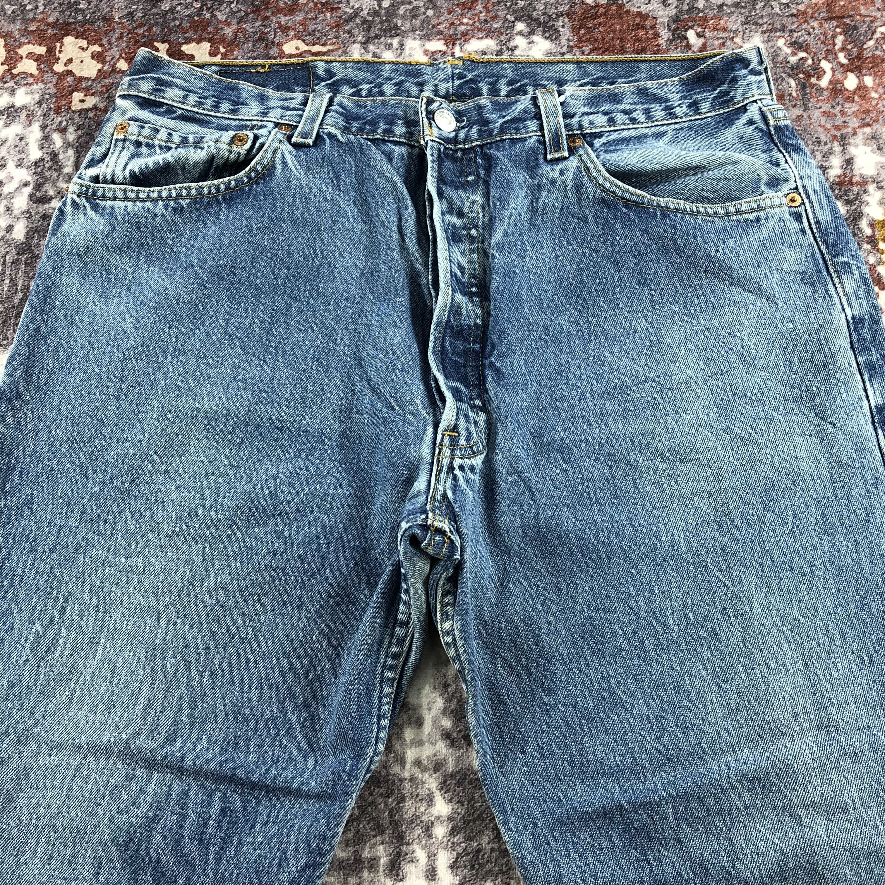 Levi's Vintage 90s Blue Wash Levis 501 Jeans-JM2401 Size US 35 - 3 Thumbnail