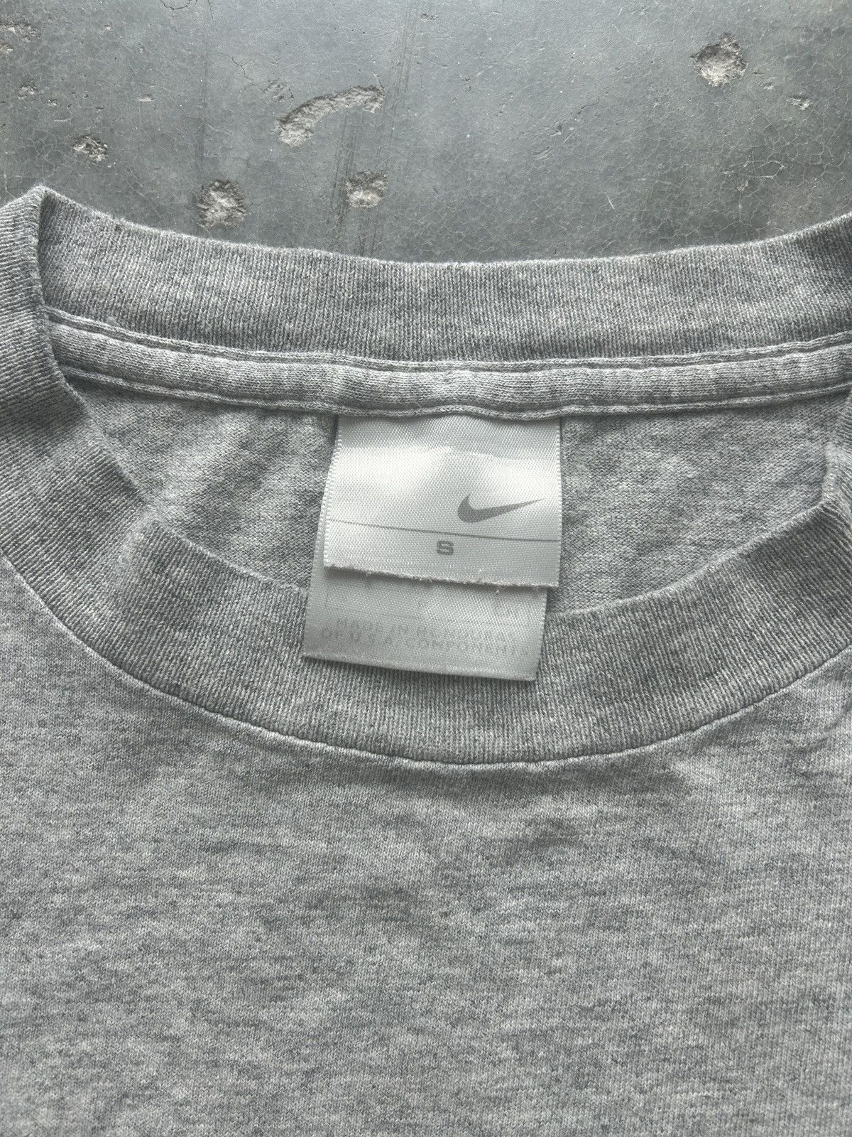 Nike × Vintage Vintage Y2K Nike Graphic Tee Size US S / EU 44-46 / 1 - 4 Thumbnail