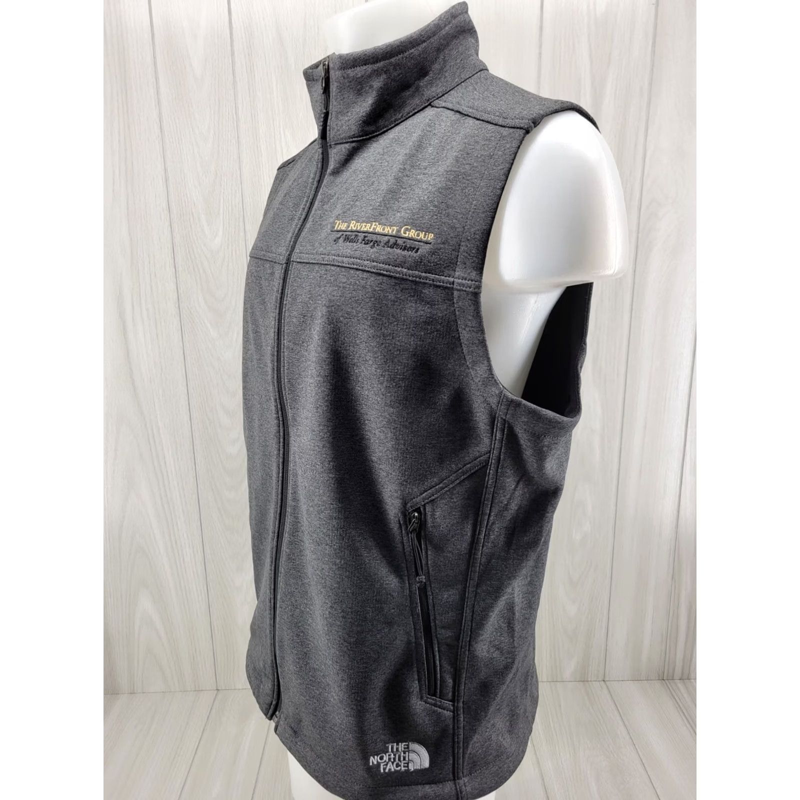 The North Face VINTAGE The North Face Windwall Vest Gray Full Zip Mens LRG Size US L / EU 52-54 / 3 - 2 Thumbnail