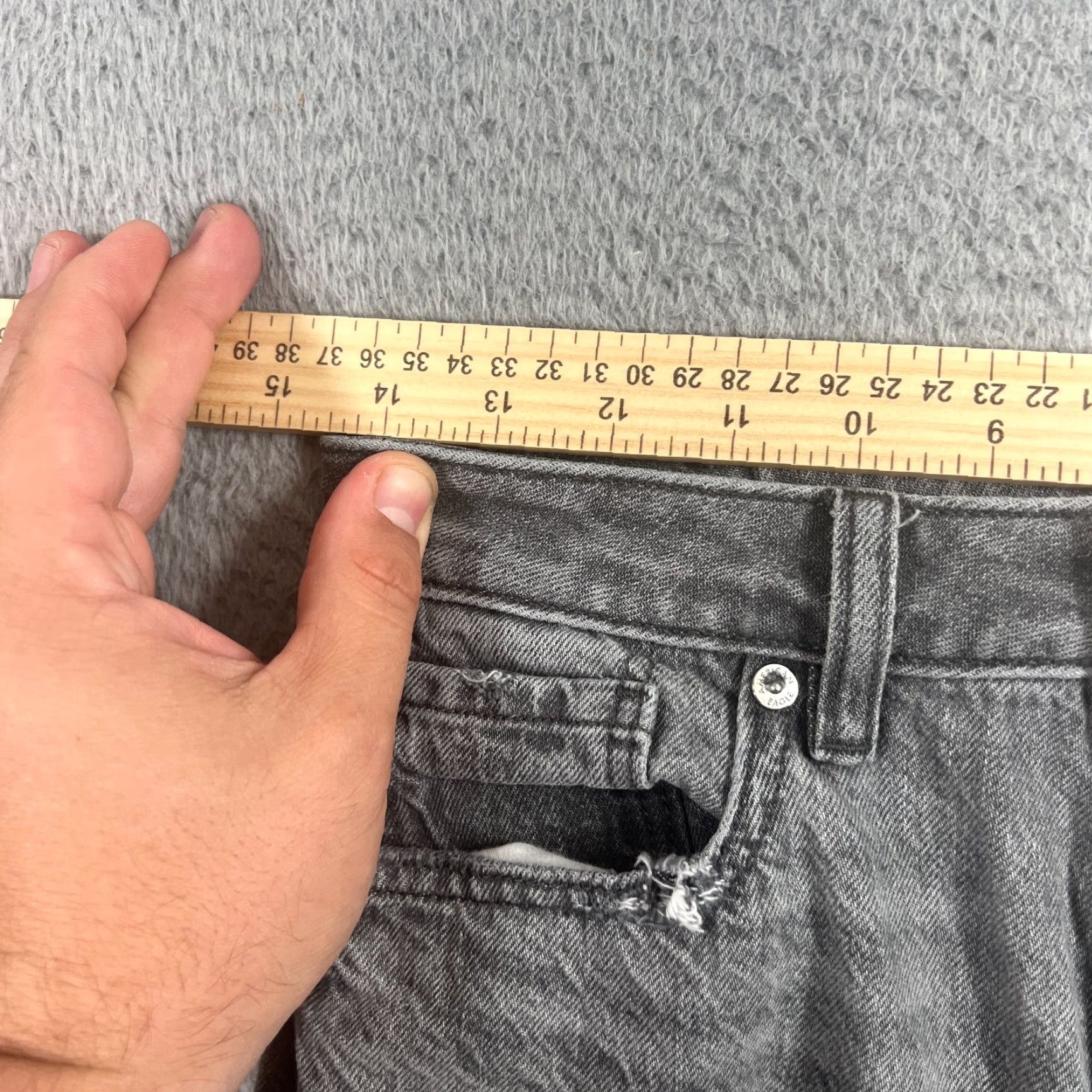 American Eagle Outfitters American Eagle Hi Rise Mom Jeans Womens 6 Gray Distressed Stretch Denim 90s Size 28" / US 6 / IT 42 - 7 Thumbnail