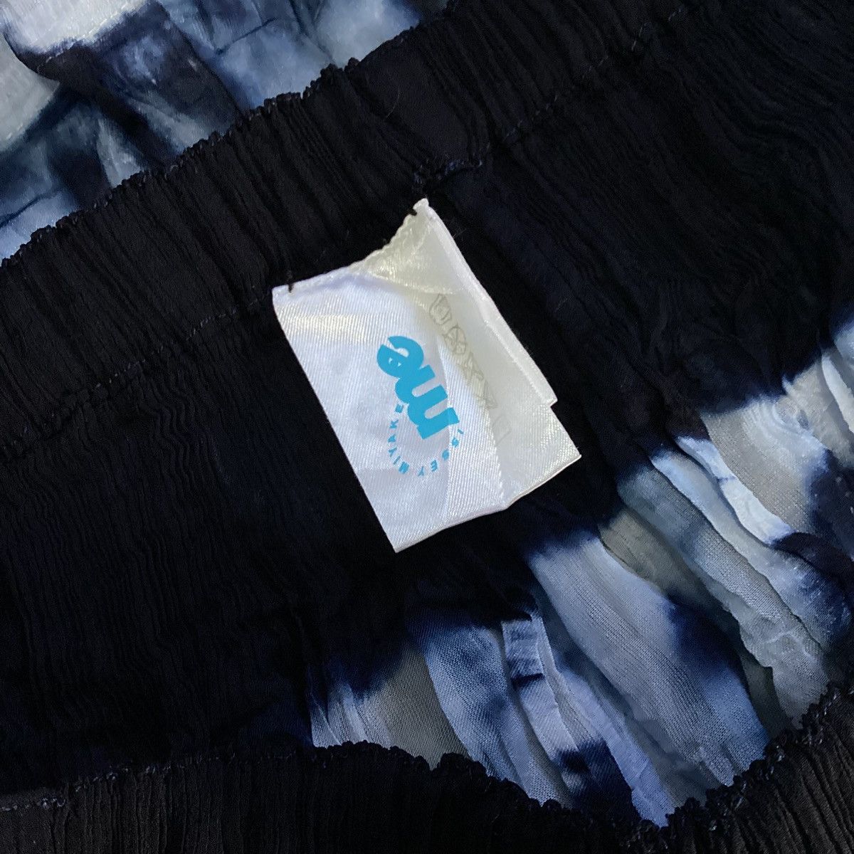 Issey Miyake × Pleats Please Issey Miyake ISSEY MIYAKE me Tie-dye Skirt Blue Navy Size 33" - 9 Thumbnail