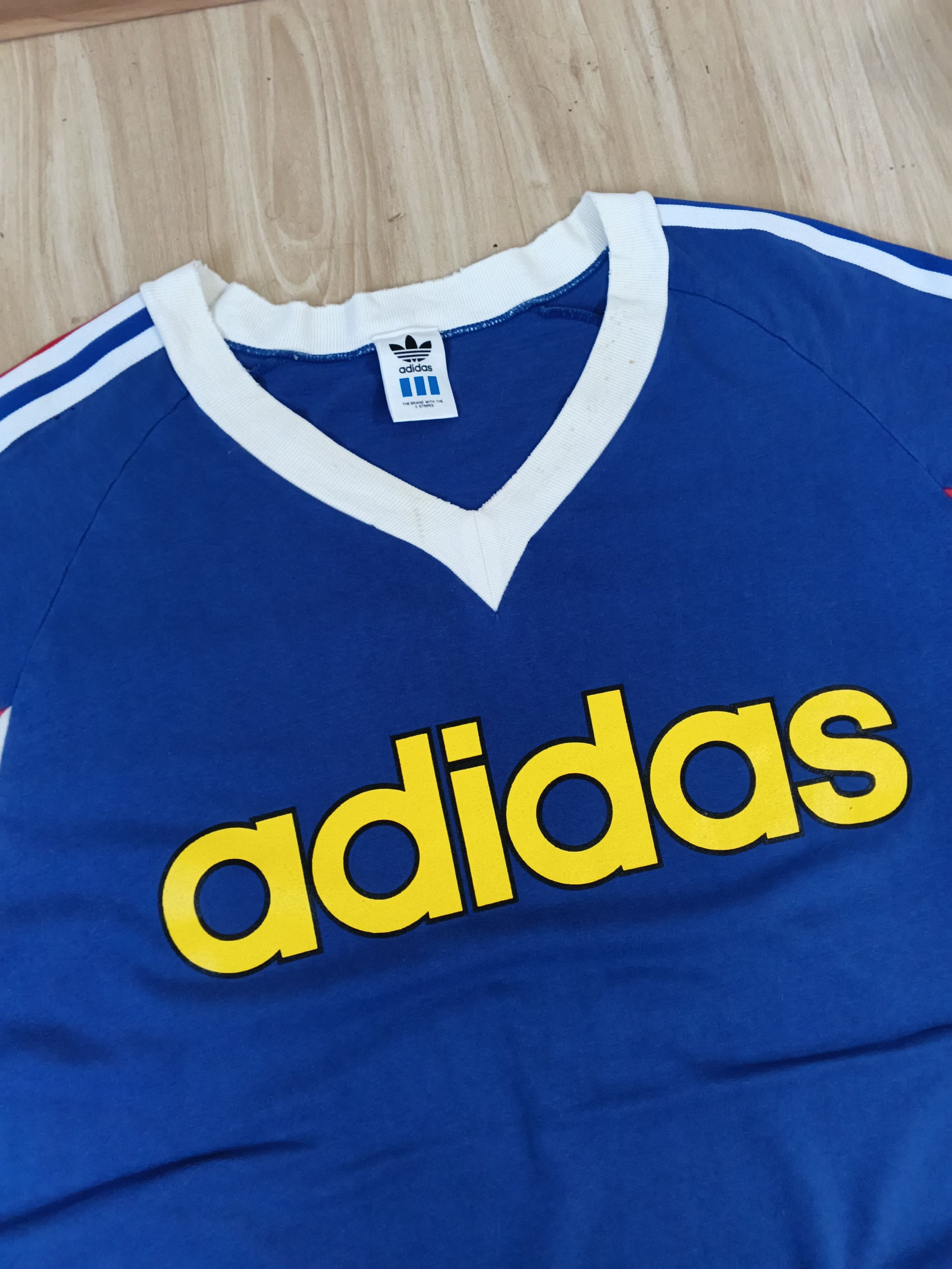 Adidas Vintage Adidas Retro Shirt Short Sleeve Size US L / EU 52-54 / 3 - 3 Thumbnail