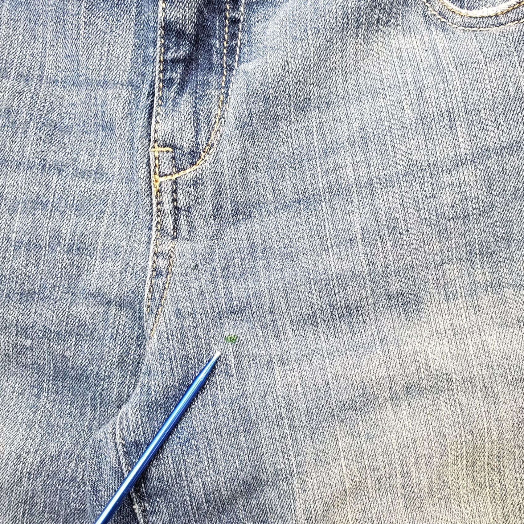 Vintage Aéropostale Bermuda Shorts Womens 12 Blue Denim Faded Distressed Raw Hem Size 34" / US 12 / IT 48 - 7 Thumbnail