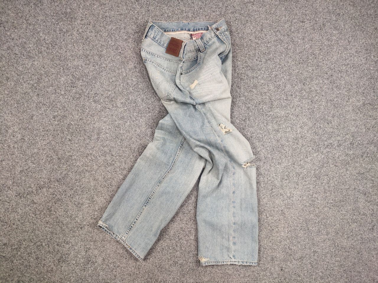 Levi's Vintage Levis 549 Baggy Light Wash Distressed Denim Jeans Size US 34 / EU 50 - 12 Thumbnail