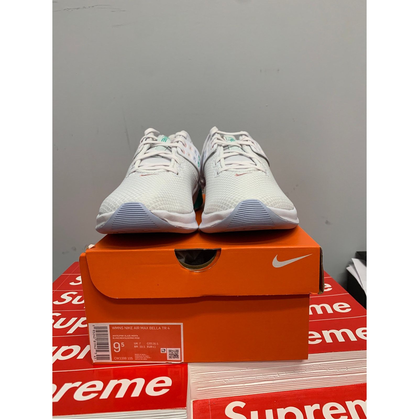 Nike Nike Women's Air Max Bella TR 4 White Green Size 9.5 NEW Size US 9.5 / IT 39.5 - 2 Thumbnail