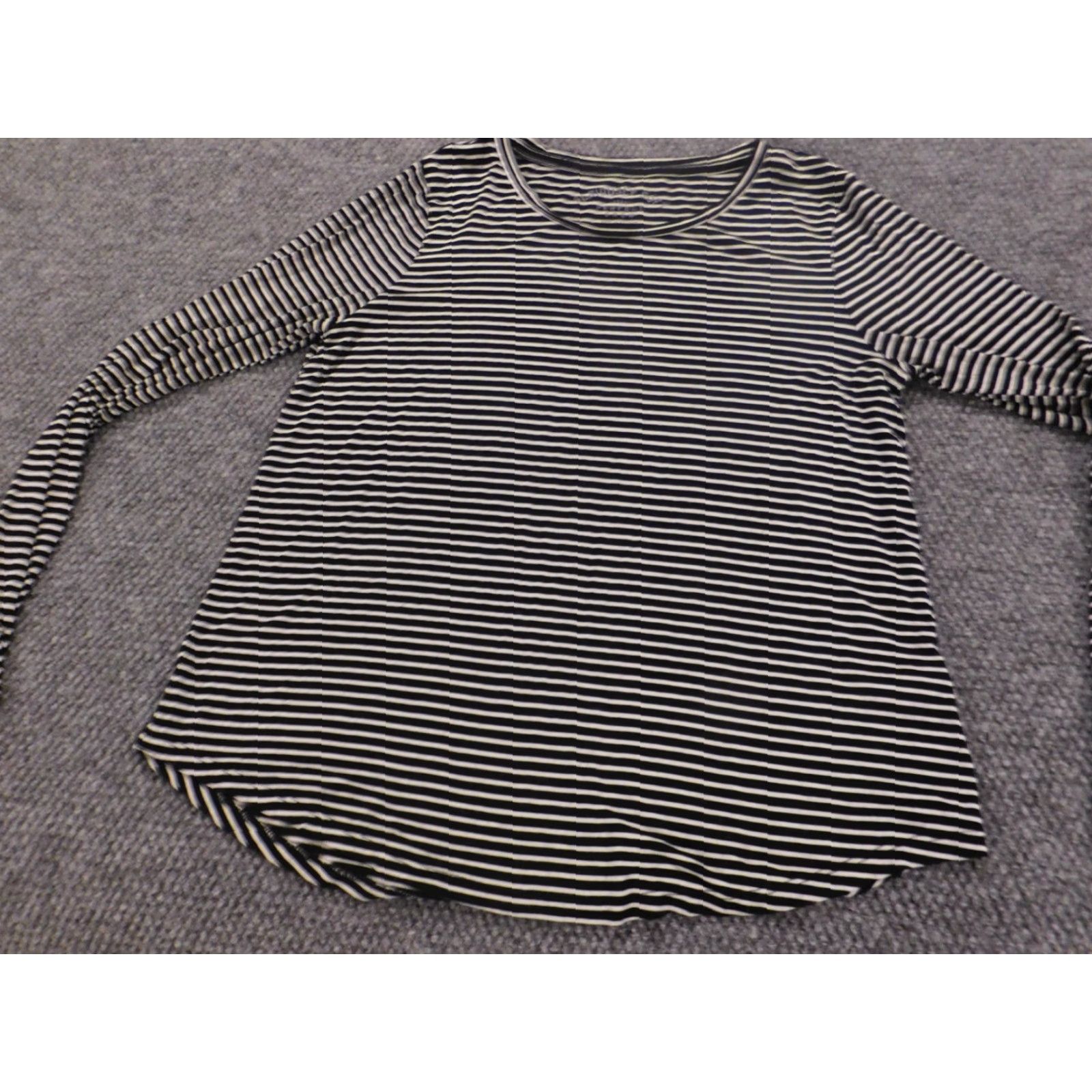Aeropostale Aeropostale Blouse Women L Black Striped Long Sleeve Collared Crew Rayon Spandex Casual Button Basic Lightweight Regular Size L / US 10 / IT 46 - 3 Thumbnail