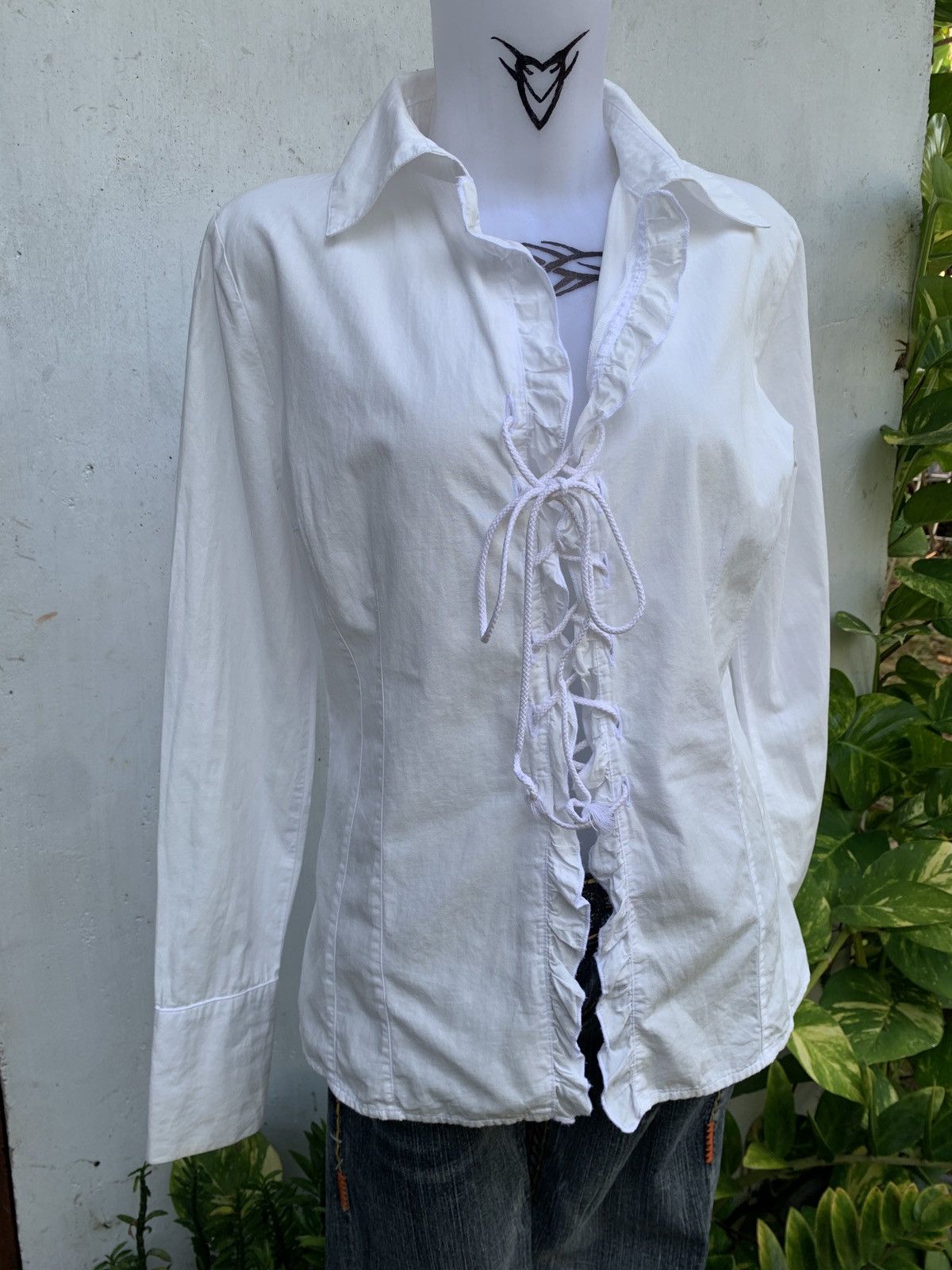 MAX&Co. Max&CO Italy Lace up White Ruffle Fitted Shirt Size L / US 10 / IT 46 - 2 Thumbnail