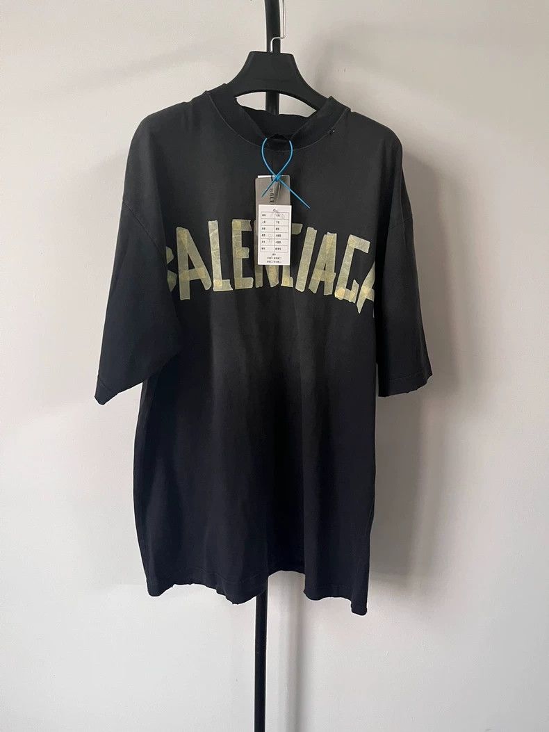 Balenciaga Balenciaga Adhesive tape adhesive tape short-sleeved T-shi Size US S / EU 44-46 / 1 - 1 Thumbnail