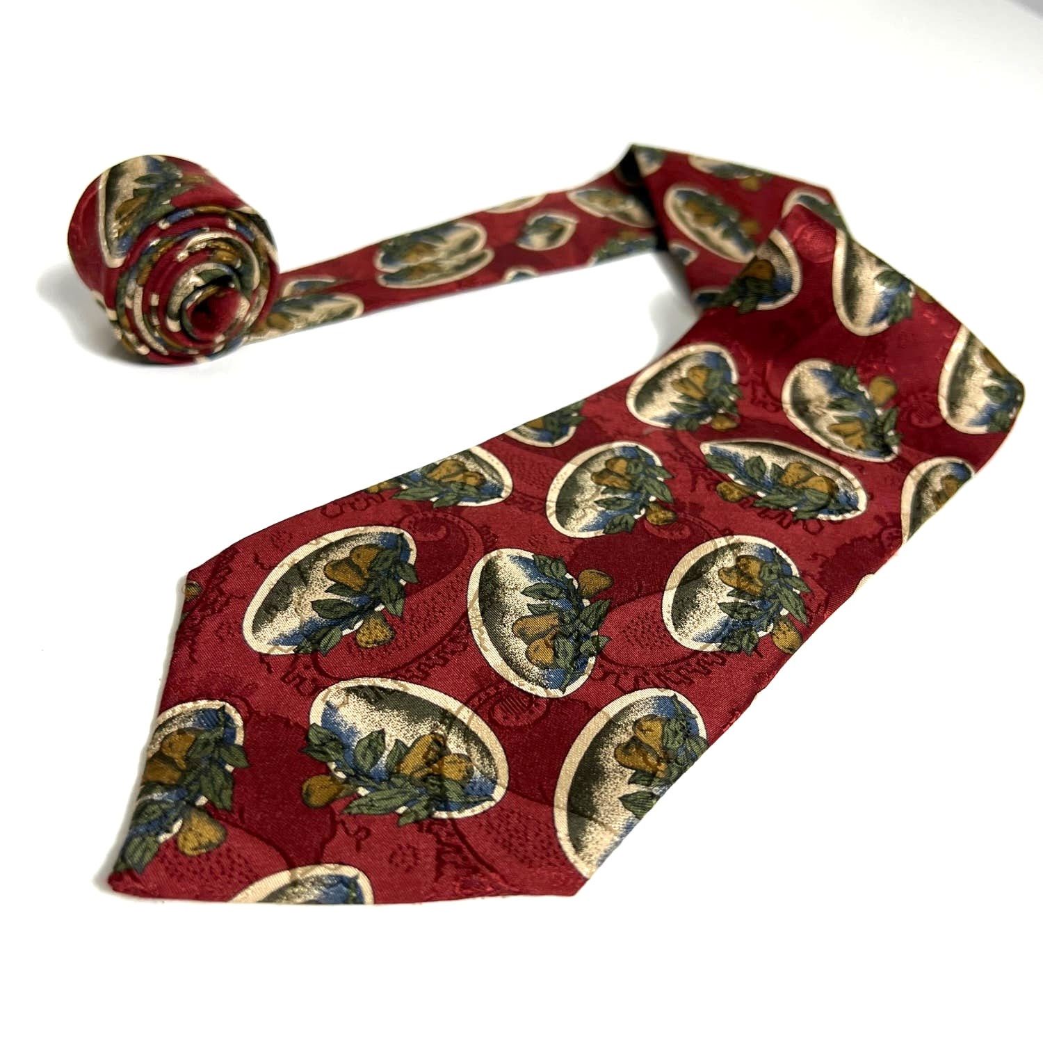 Burberry Burberrys Of London Men's Tie USA Made Red 100% Silk Vintage Size ONE SIZE - 3 Thumbnail