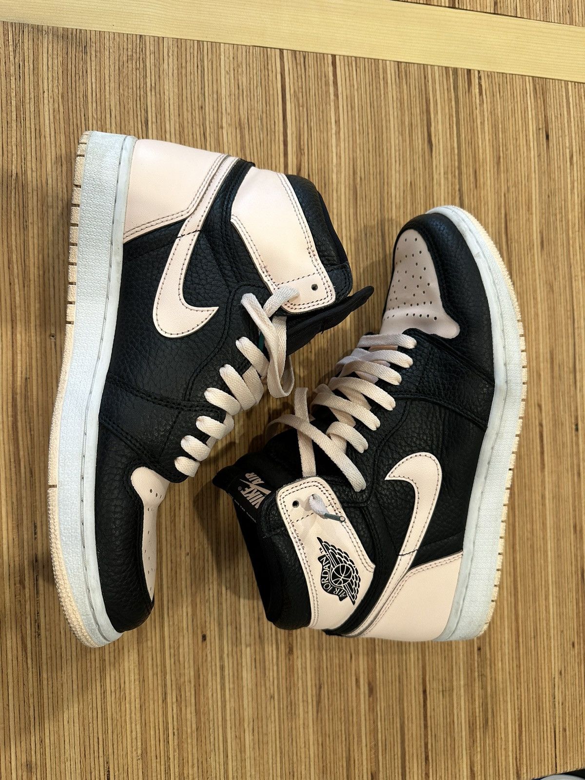 Jordan Brand Jordan 1 Retro High OG Crimson Tint Size US 9.5 / EU 42-43 - 11 Thumbnail