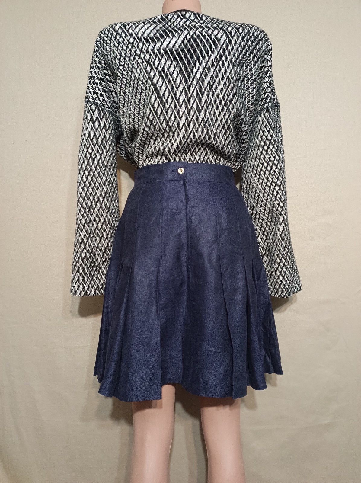 Chanel × Vintage CHANEL Vintage Navy Blue Pleated Skirt Size 26" / US 2 / IT 38 - 8 Thumbnail