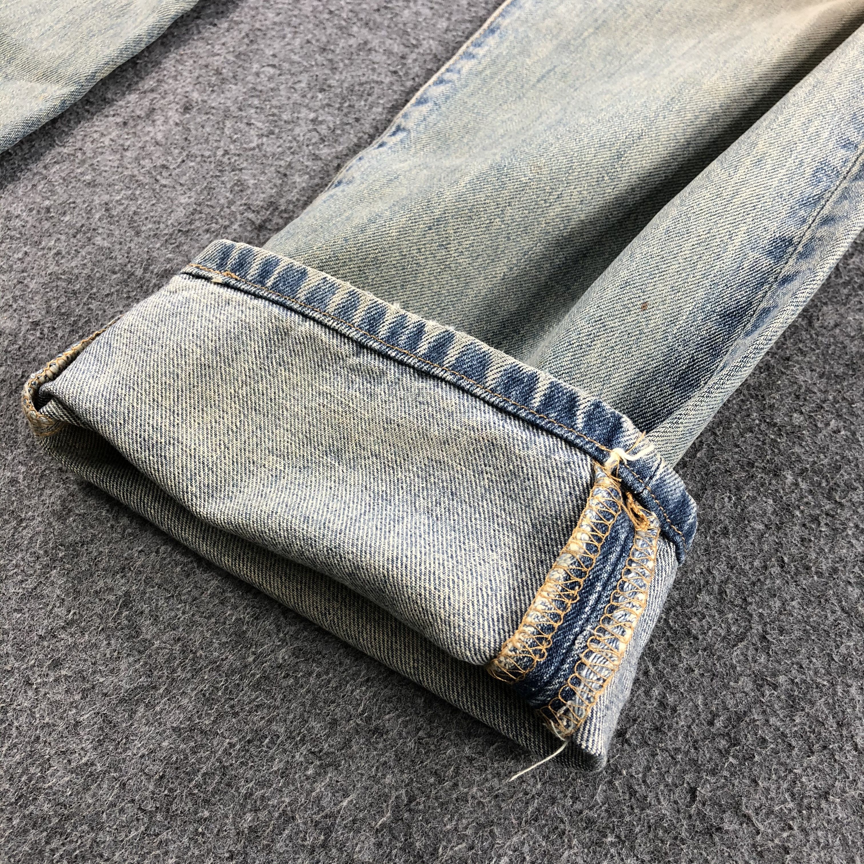 Levi's Vintage Rusty Light Washed Levis 501 Jeans-J972 Size US 33 - 7 Thumbnail