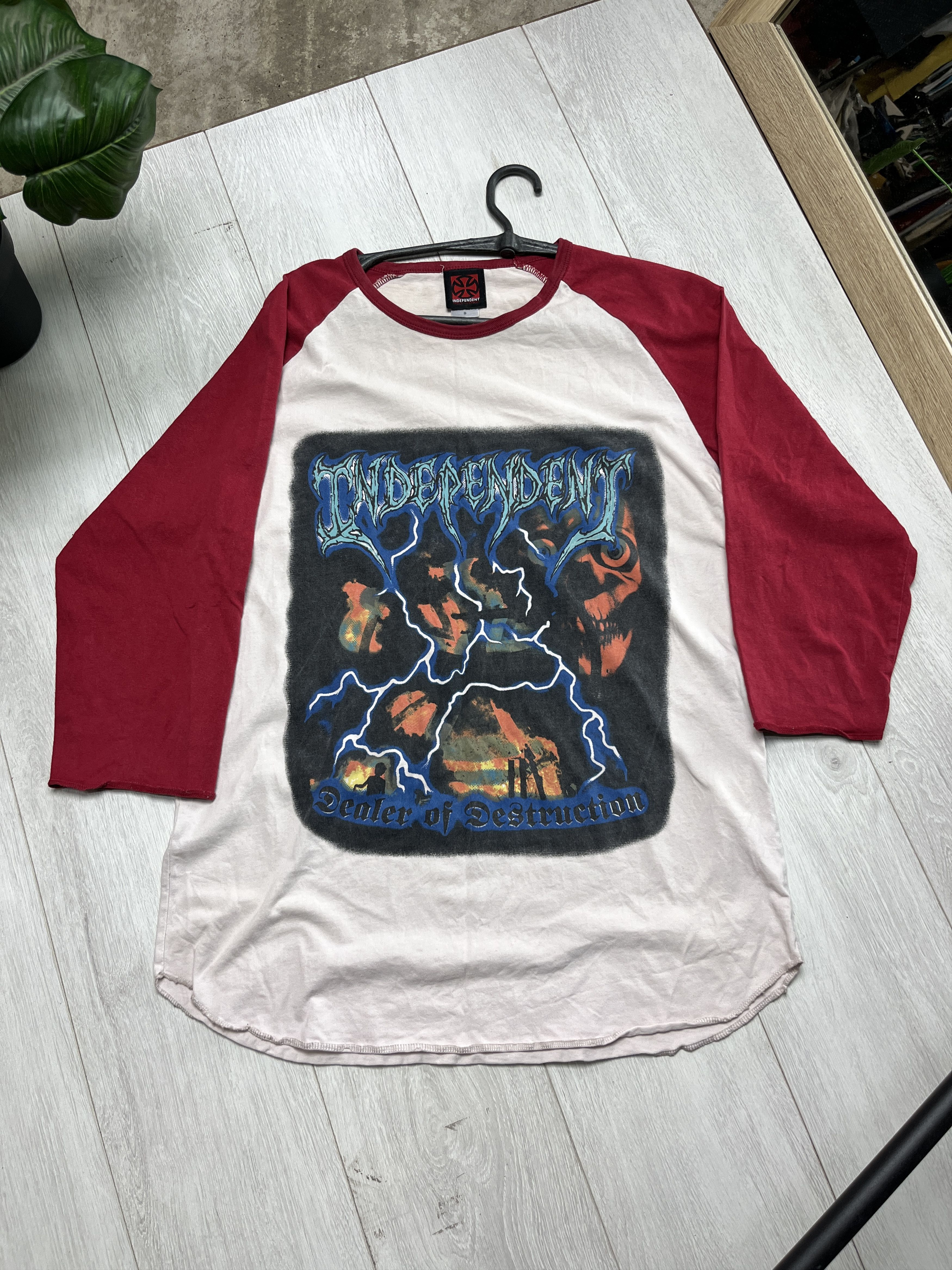 Vintage 2000s INDEPENDENT "DEALER OF DESTRUCTION" RAGLAN TEE - 846 Size US S / EU 44-46 / 1 - 1 Thumbnail