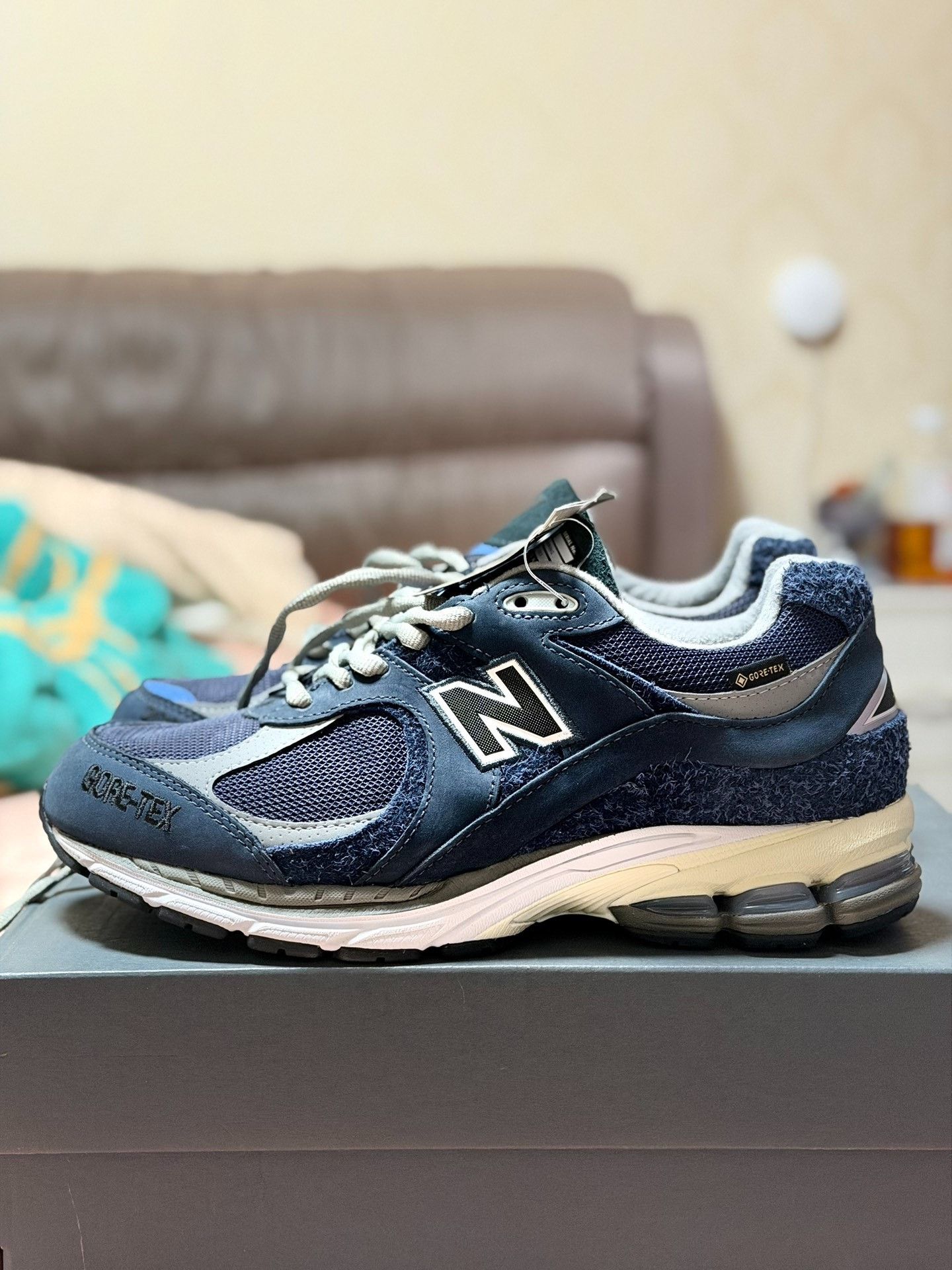 New Balance N.HOOLYWOOD x INVINCIBLE x New Balance 2002R Size US 9 / EU 42 - 1 Thumbnail
