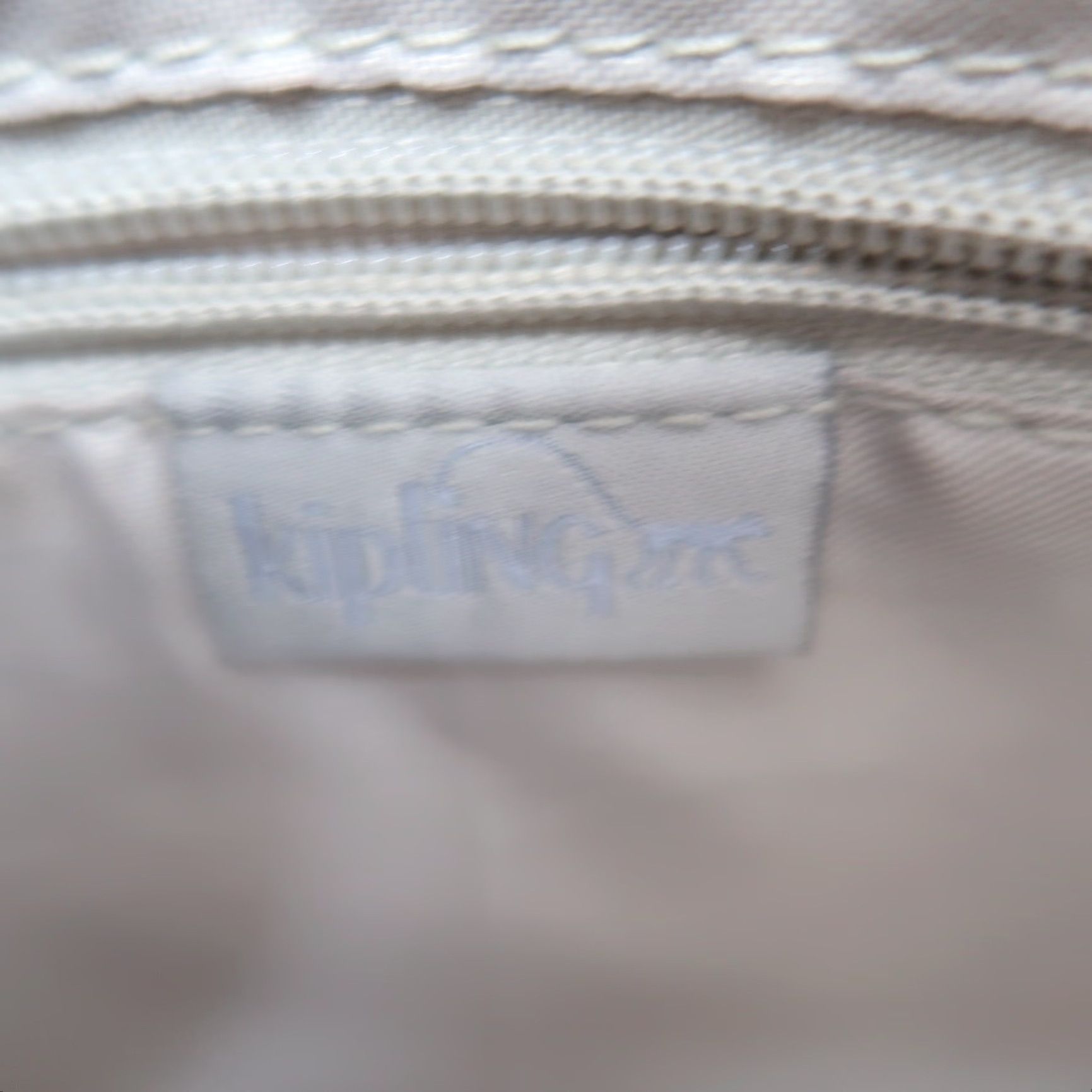 Vintage Kipling Crossbody Bag Purse Small Nylon Gray Zip Closure Women Casual Size ONE SIZE - 6 Thumbnail