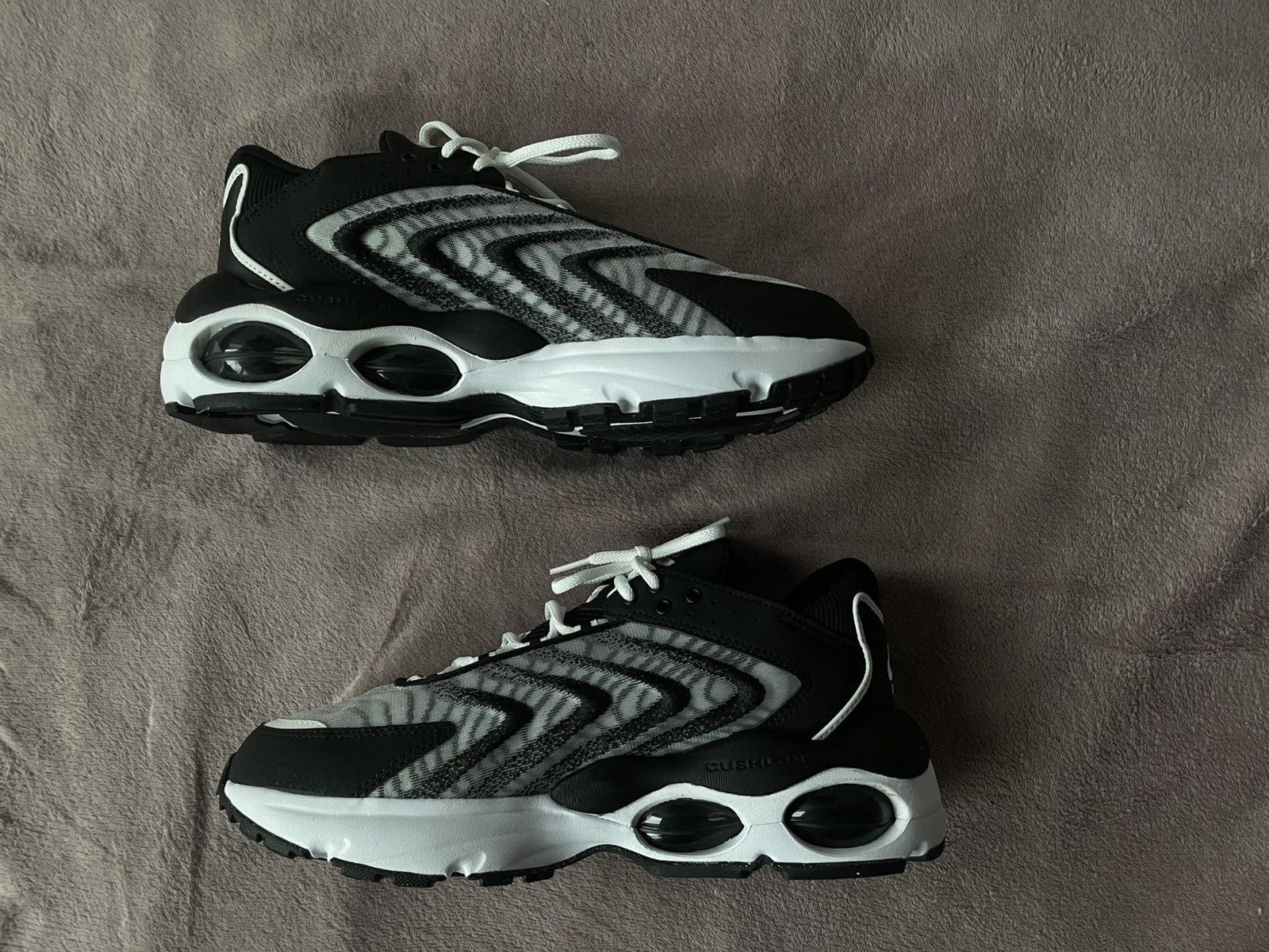 Jordan Brand × Nike Nike Air Max TW Size US 11 / EU 44 - 1 Thumbnail