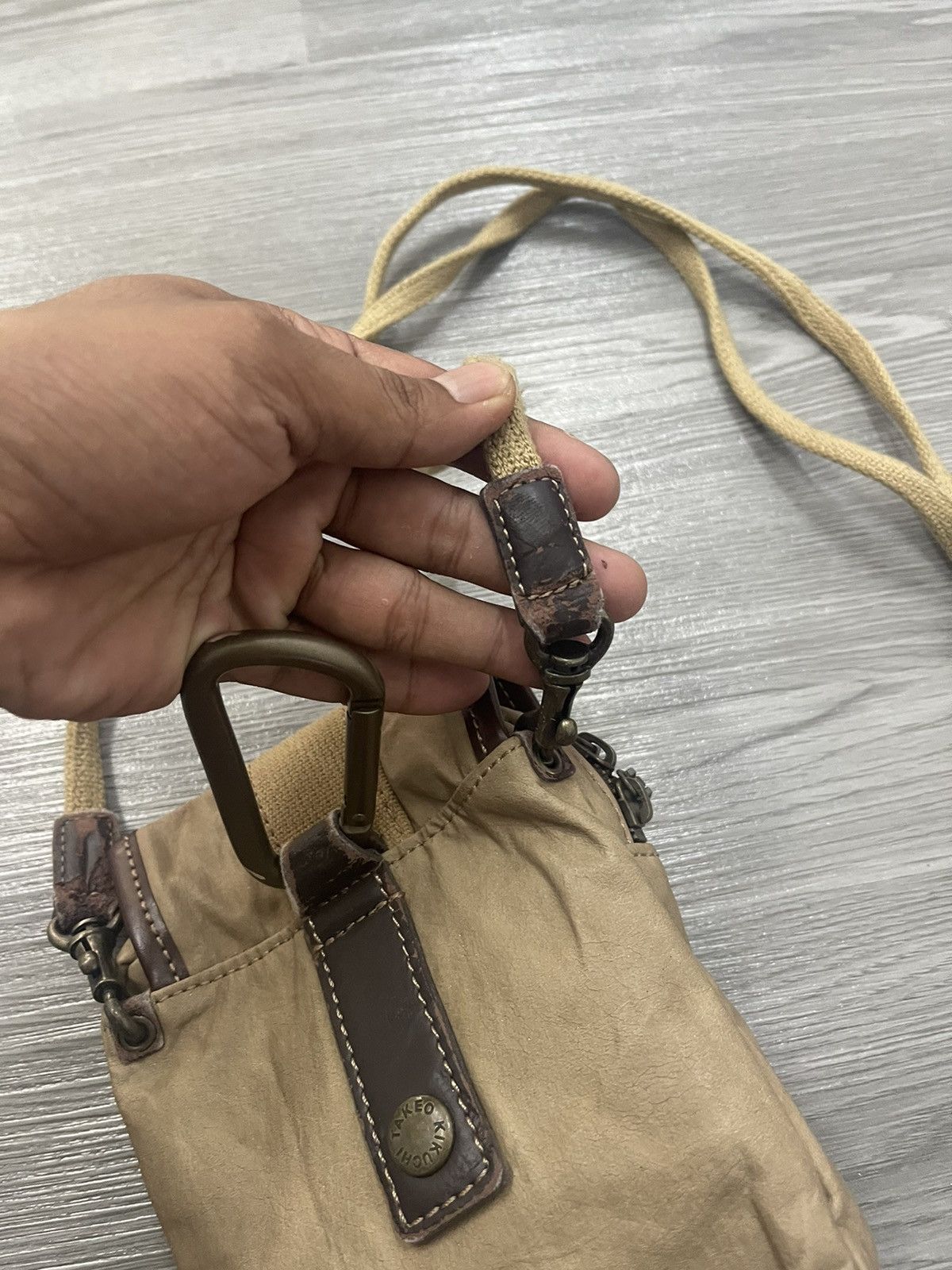 Japanese Brand × Takeo Kikuchi Unisex Takeo Kikuchi Quick Pocket Leather Crossbody bag Size ONE SIZE - 24 Thumbnail