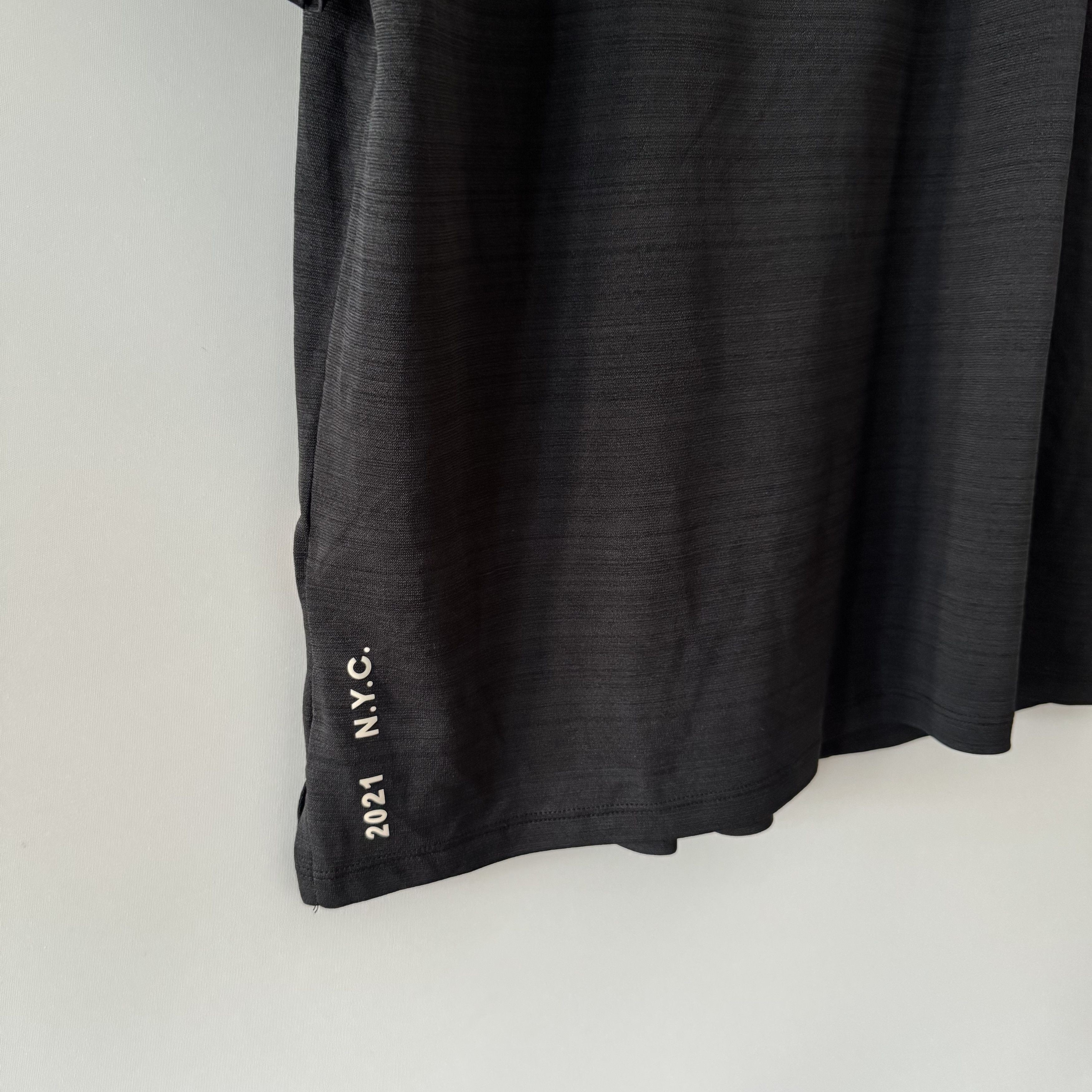 Nike Men's Nike Running Miler NYC 2021 Tee Black Size L Size US L / EU 52-54 / 3 - 7 Thumbnail