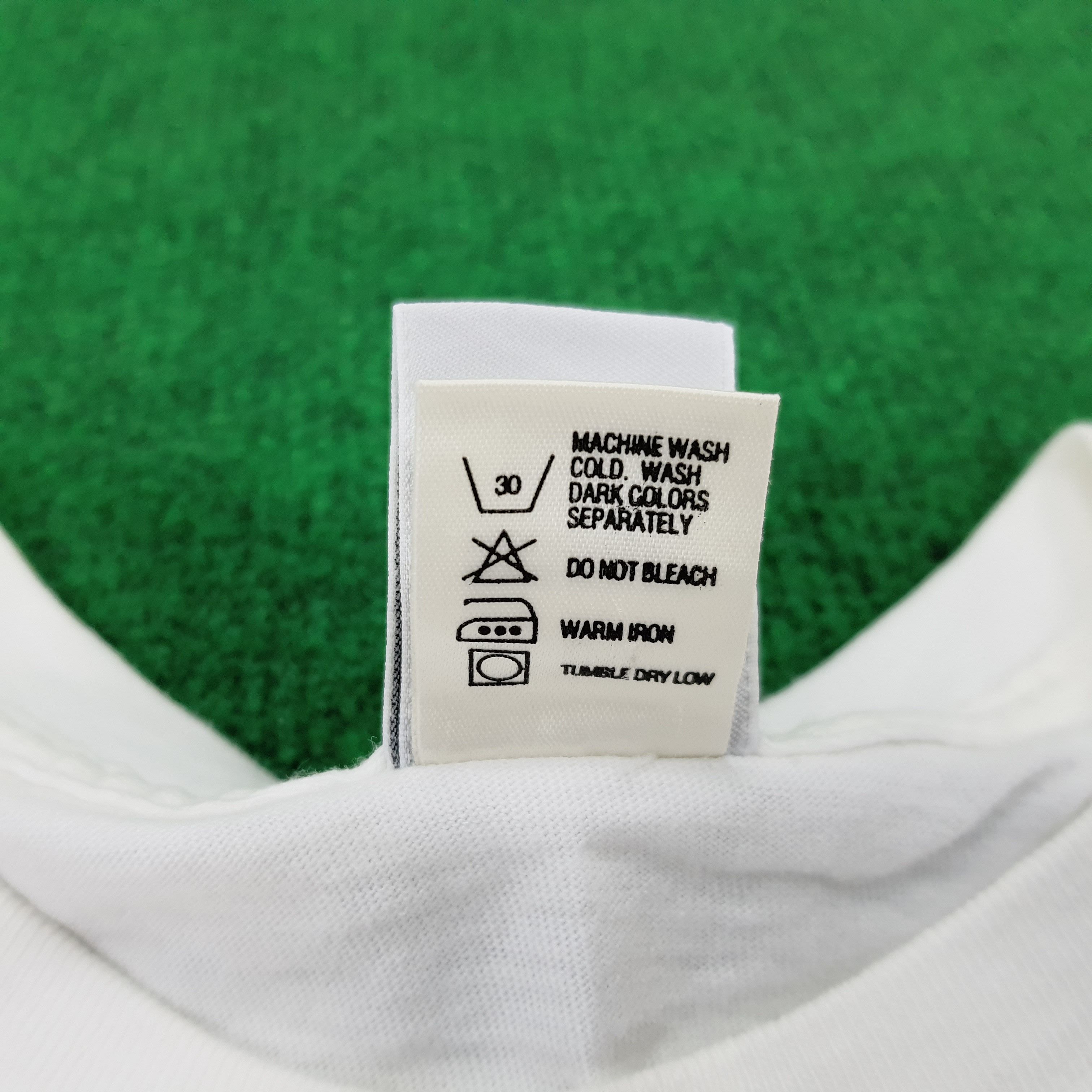 Armani Exchange × Designer × Vintage Vintage Armani Exchange AX Designer T-shirt Size US L / EU 52-54 / 3 - 6 Thumbnail