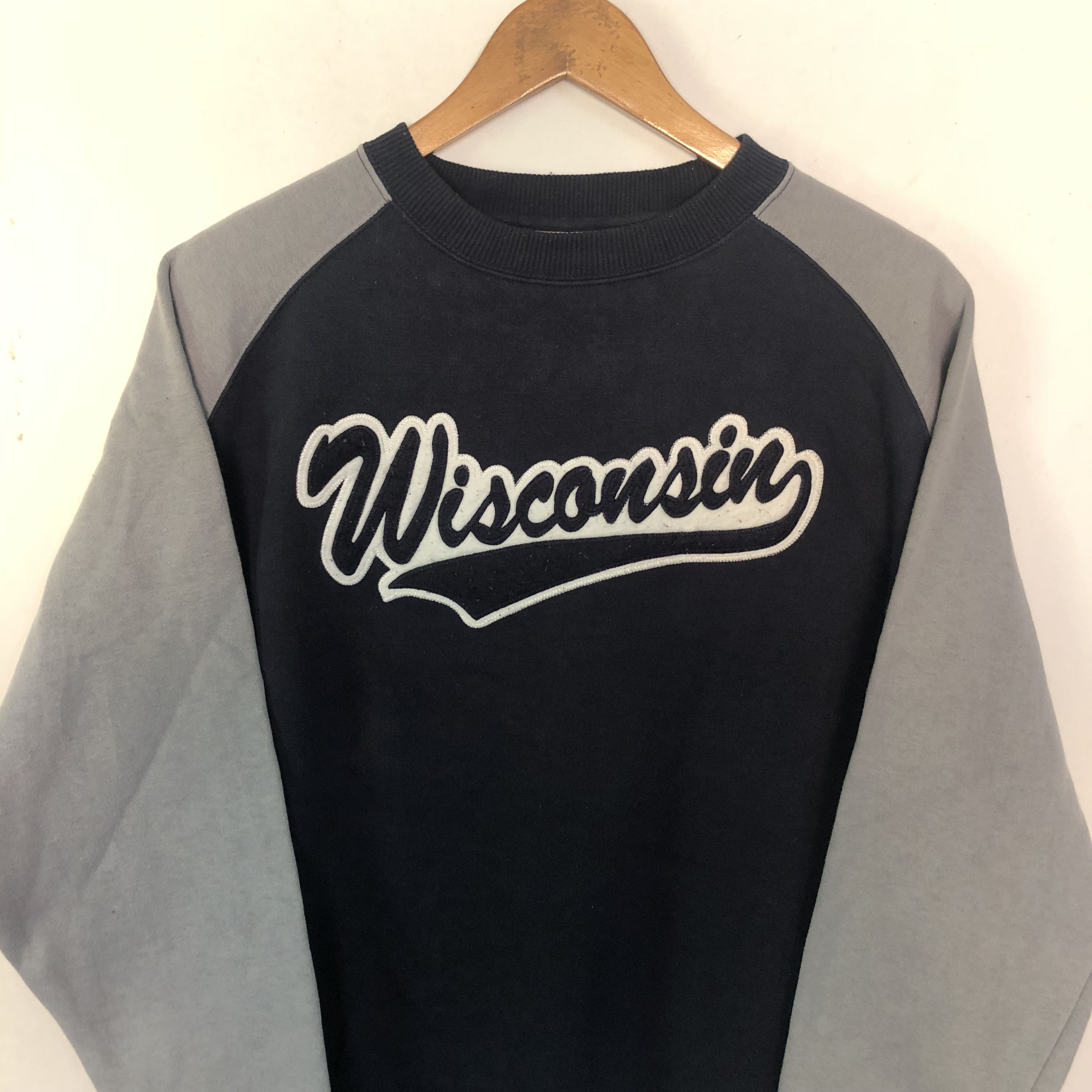 Other Vintage Wisconsin Spell Out Sweatshirt Large Size US L / EU 52-54 / 3 - 3 Thumbnail