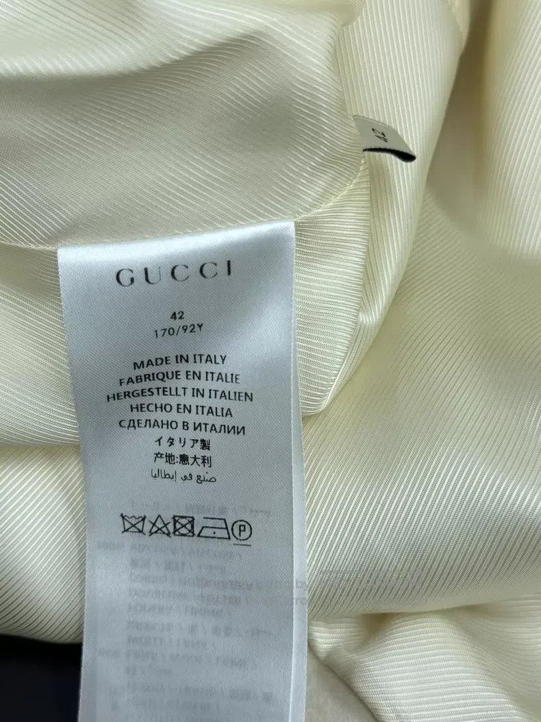 Gucci Gucci White wool button hooded coat Size M / US 6-8 / IT 42-44 - 5 Thumbnail