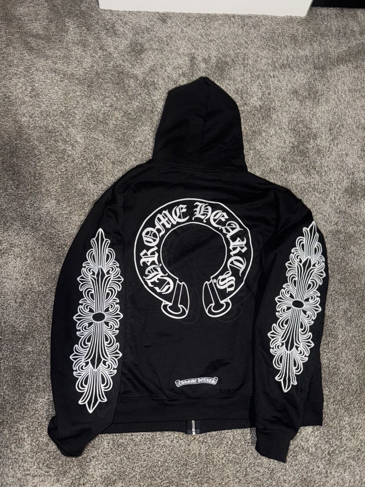 送料込【CHROME HEARTS】Horseshoe Floral Fleece Zip-Up Hoodie L1810002_1800x1800.jpg?v=