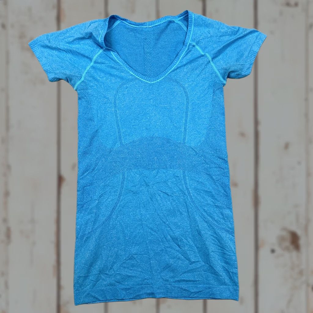 Lululemon VINTAGE Lululemon Shirt Womens 4 Blue Swiftly Tech Short Sleeve Seamless Running Crew Size S / US 4 / IT 40 - 1 Thumbnail
