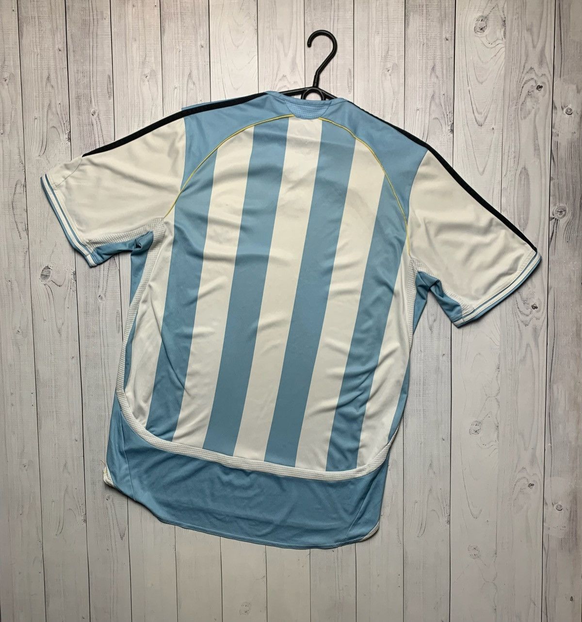Adidas × Vintage Vintage adidas Argentina soccer jersey striped size L Size US L / EU 52-54 / 3 - 6 Thumbnail
