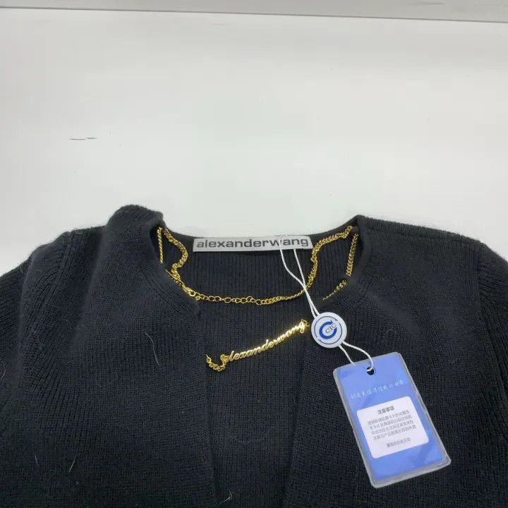 Alexander Wang Alexander Wang Long Sleeve V-Neck Cropped Sweater - Size XS / US 0-2 / IT 36-38 - 4 Thumbnail