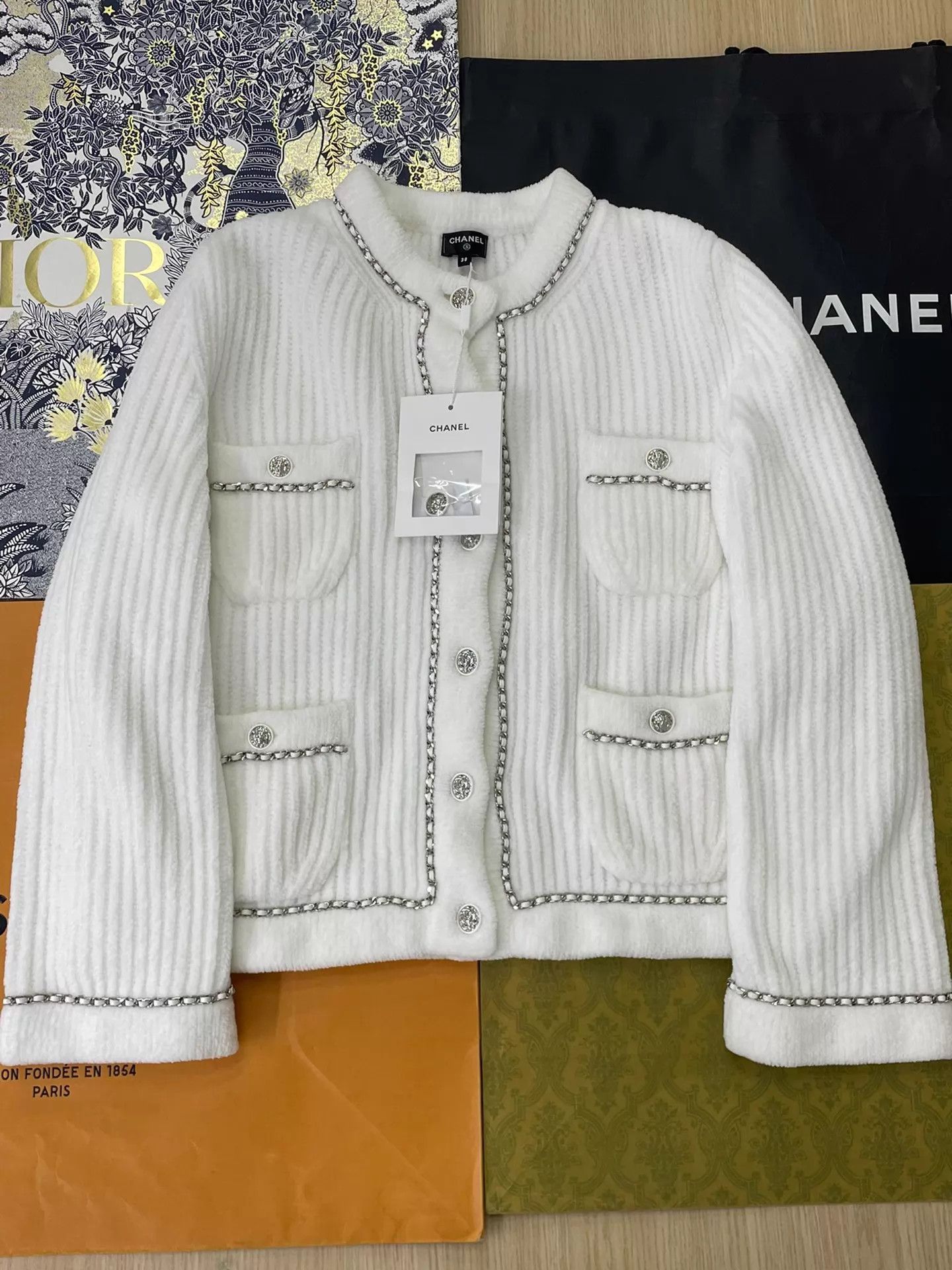 Chanel Chanel White Moonlight 4-Pocket Leather Chain Jacket 38 Size S / US 4 / IT 40 - 1 Thumbnail