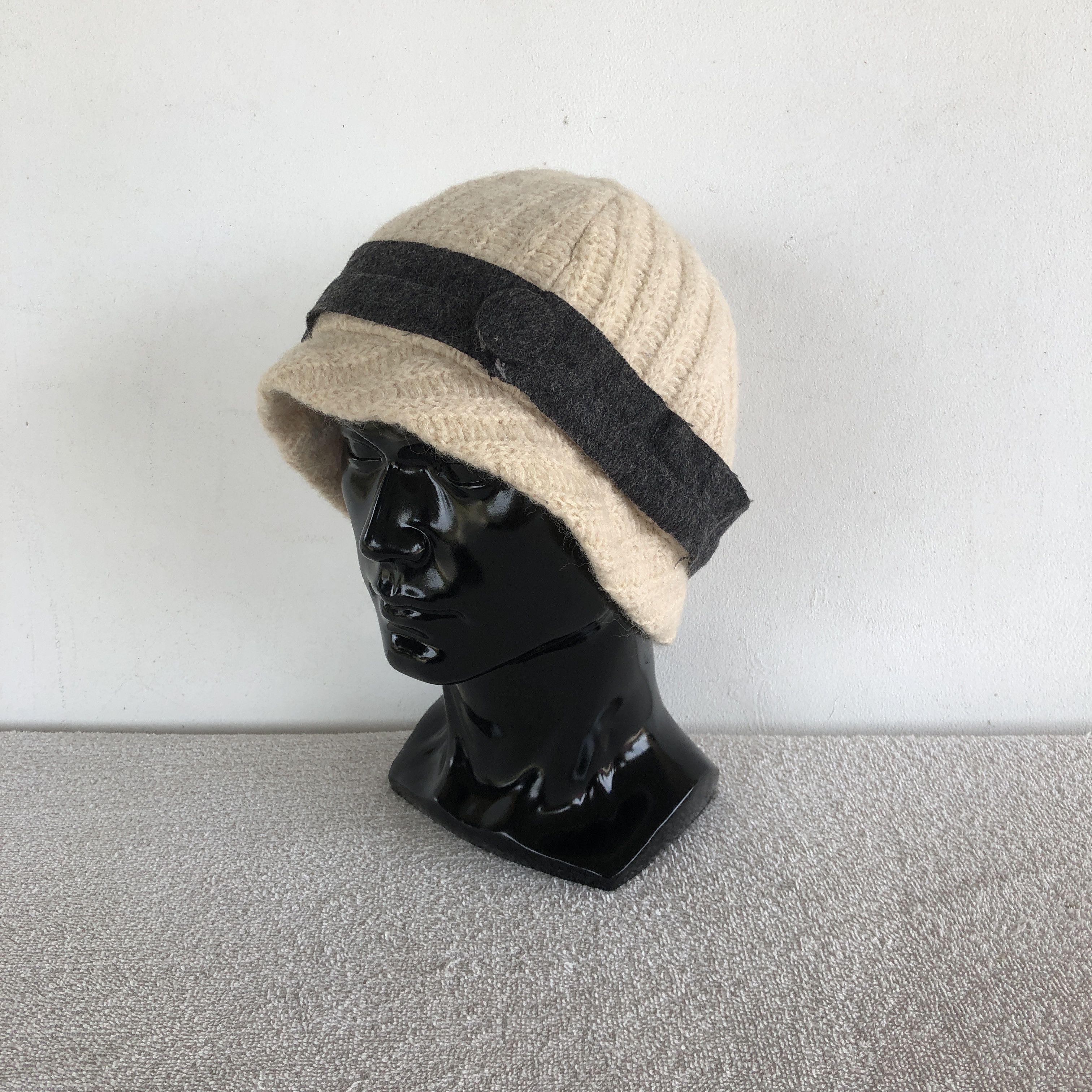 Japanese Brand Vintage 90s Gi n Gi Beanie Italia Cable Knit Snow Caps Hats Size ONE SIZE - 1 Thumbnail