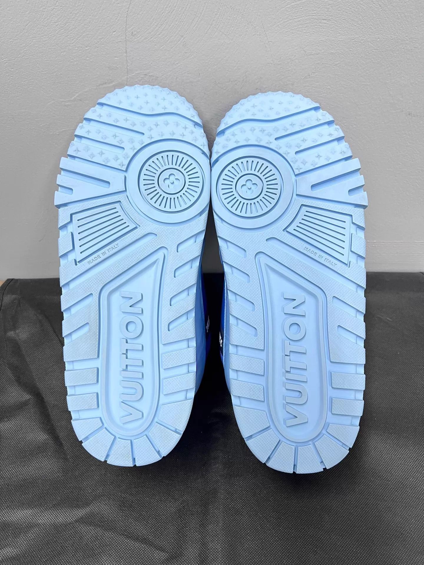 Louis Vuitton LV Trainer Blue All Over Print UK9 / EU 43 Worn Once Size US 10 / EU 43 - 7 Thumbnail