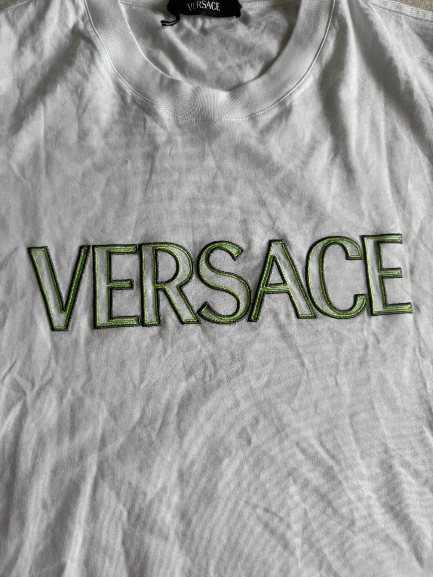 Versace Versace Men's Letter Embroidery T-shirt K33 Size US L / EU 52-54 / 3 - 3 Thumbnail