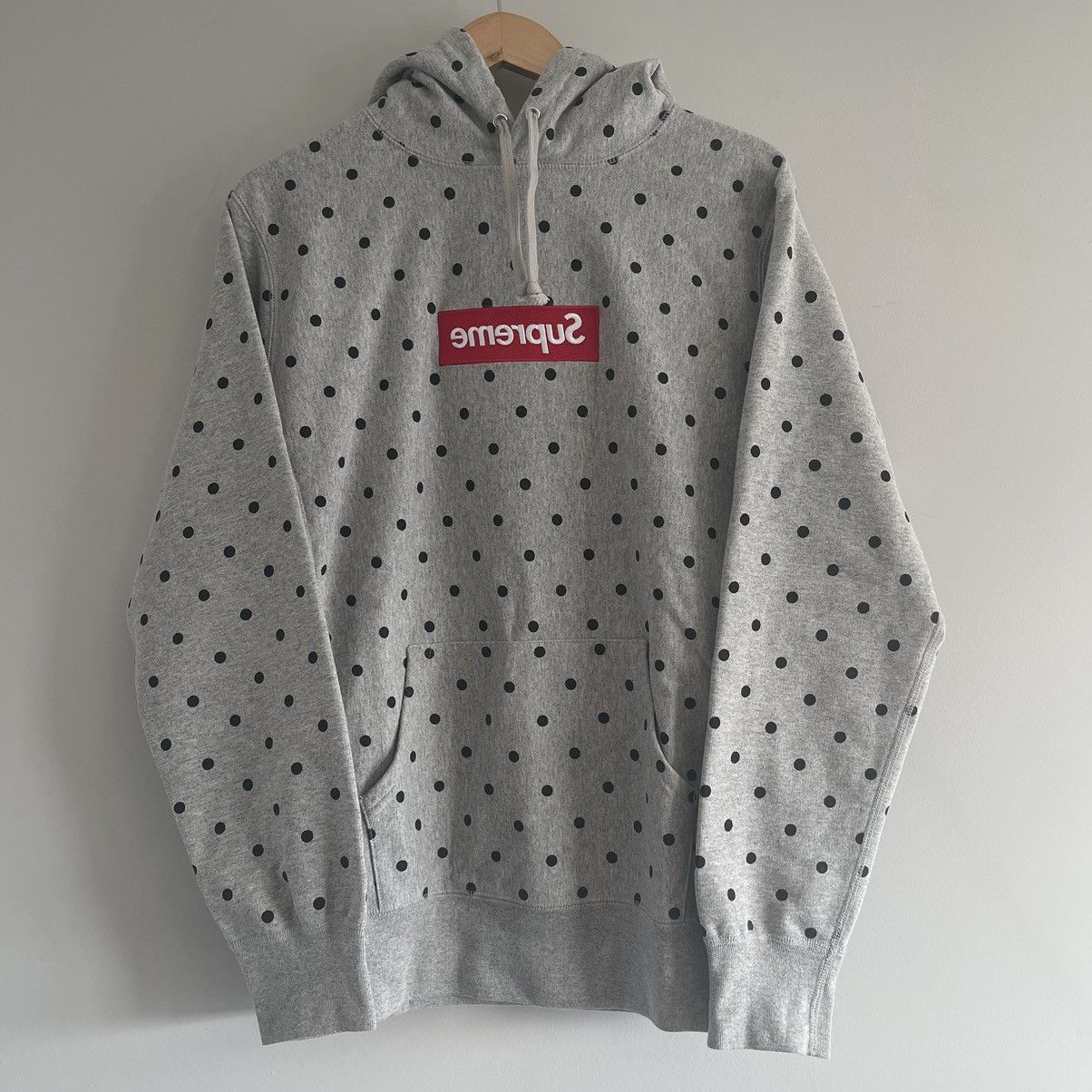 Cdg supreme best sale polka dot hoodie