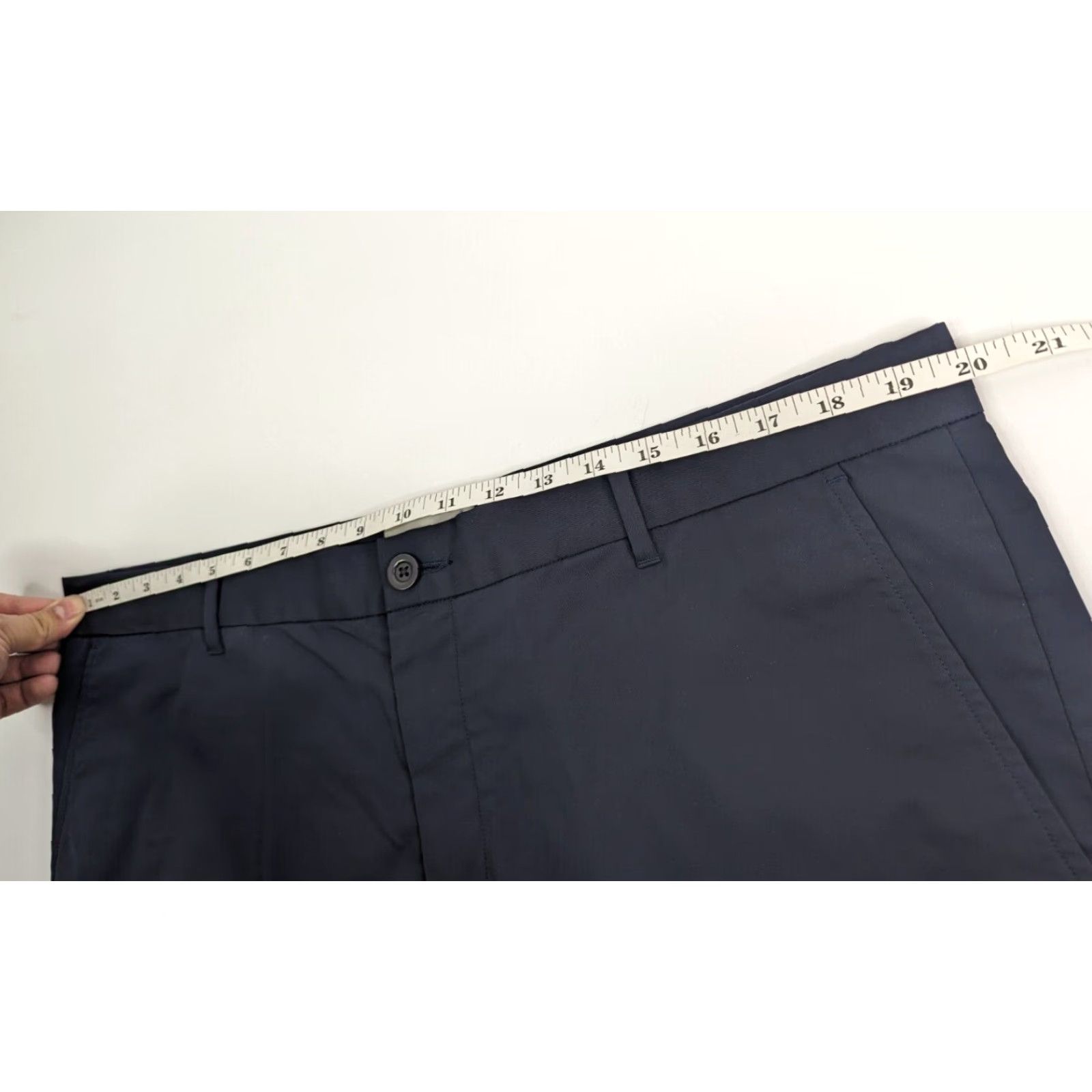 Vince Vince Mens Chino Shorts 38 Navy Blue Polyester Adult Regular Belt Loops Front Flat Front Casual 90s? Size US 38 / EU 54 - 6 Thumbnail