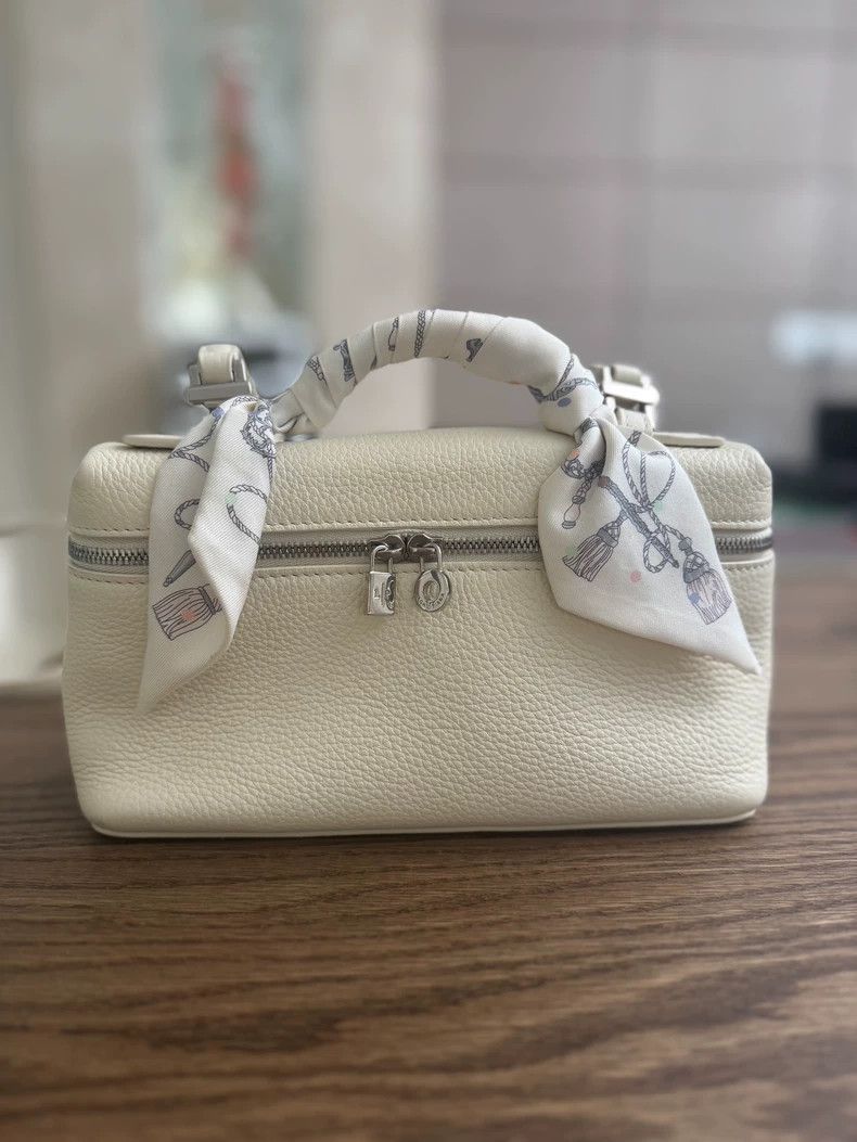Loro Piana LORO PIANA size os A white tote bag with milk Size ONE SIZE - 1 Thumbnail