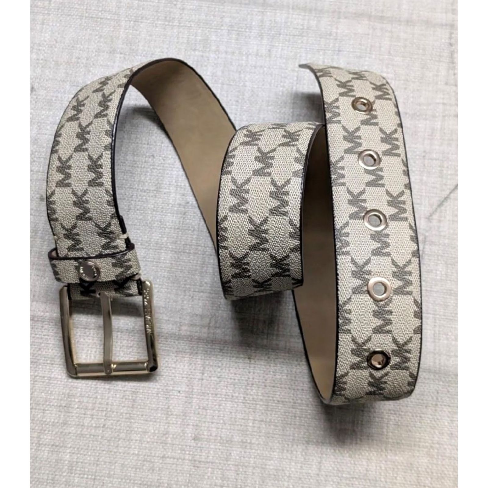 Michael Kors MICHAEL KORS Signature belt 34 tan M Women Belt 34 in Signature Tan Brown 1-5/8" adjustable modern belt Size ONE SIZE - 3 Thumbnail