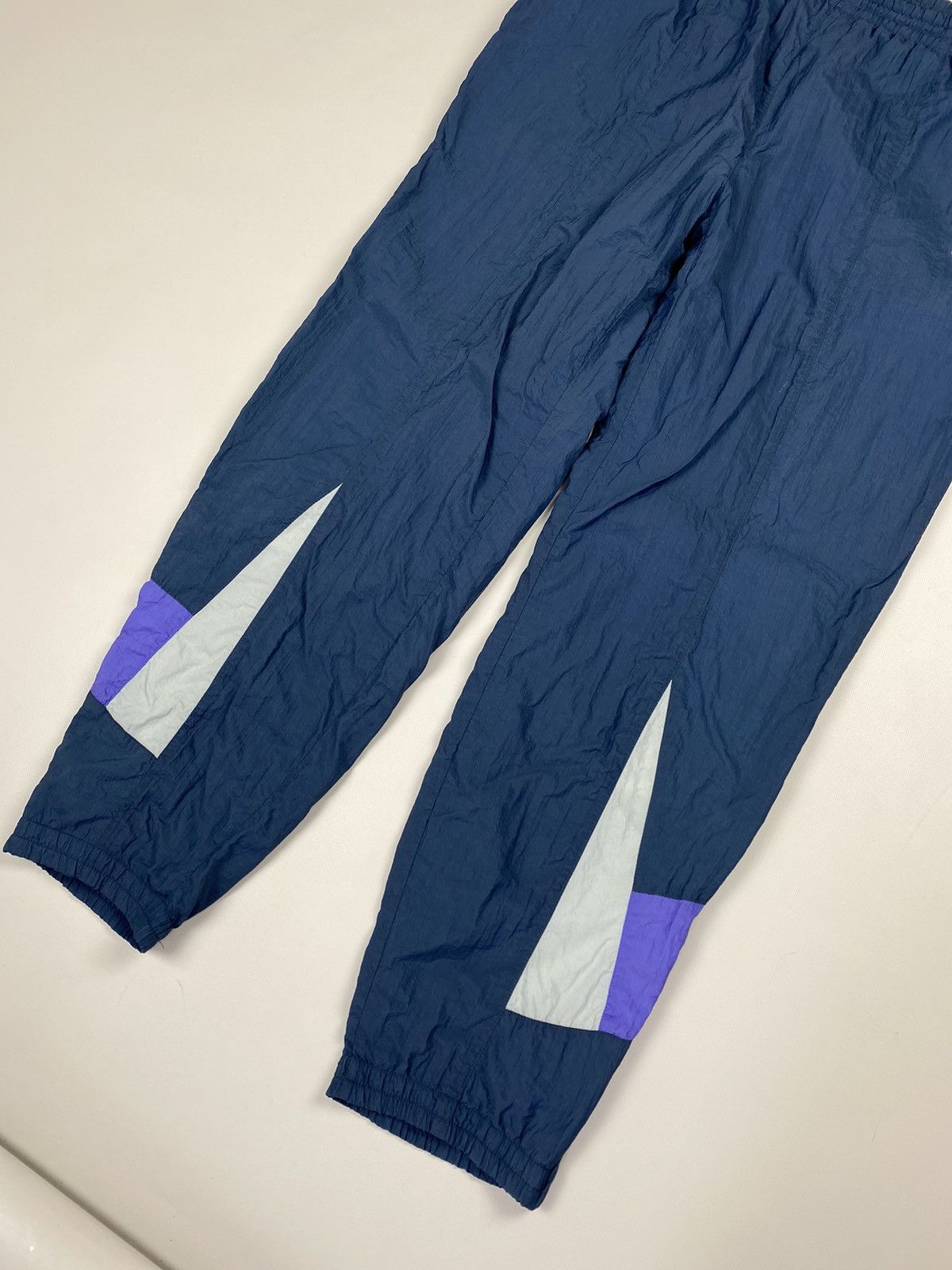 Nike Nike vintage men’s nylon track pants size M Size US 32 / EU 48 - 5 Thumbnail